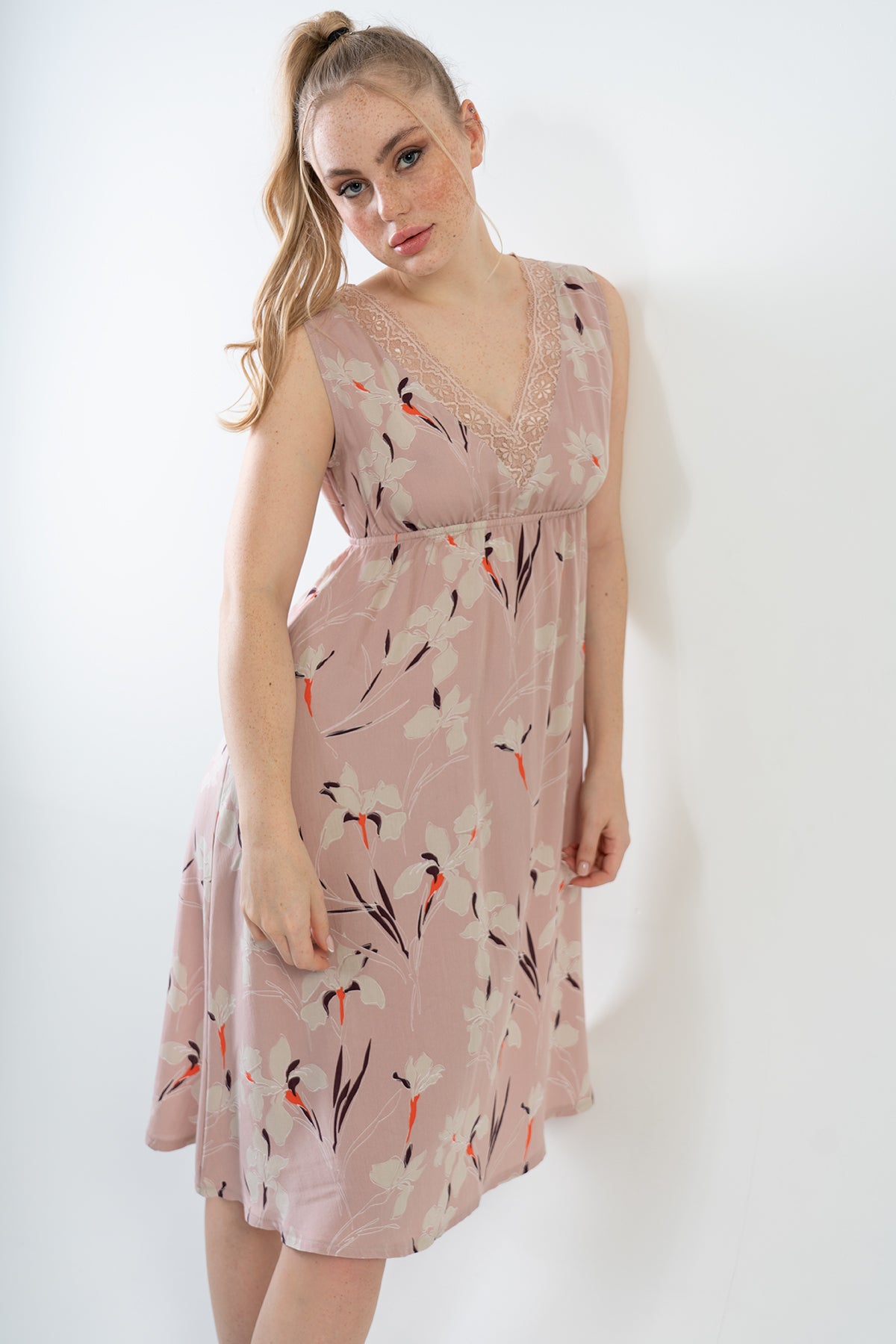 BAYAN VISCON V YAKA KOLSUZ ROBALI DANTELLI KLOS ETEKLI TUNIK