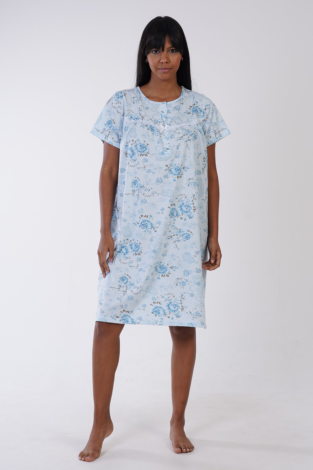 Woman Ompha Nightgown