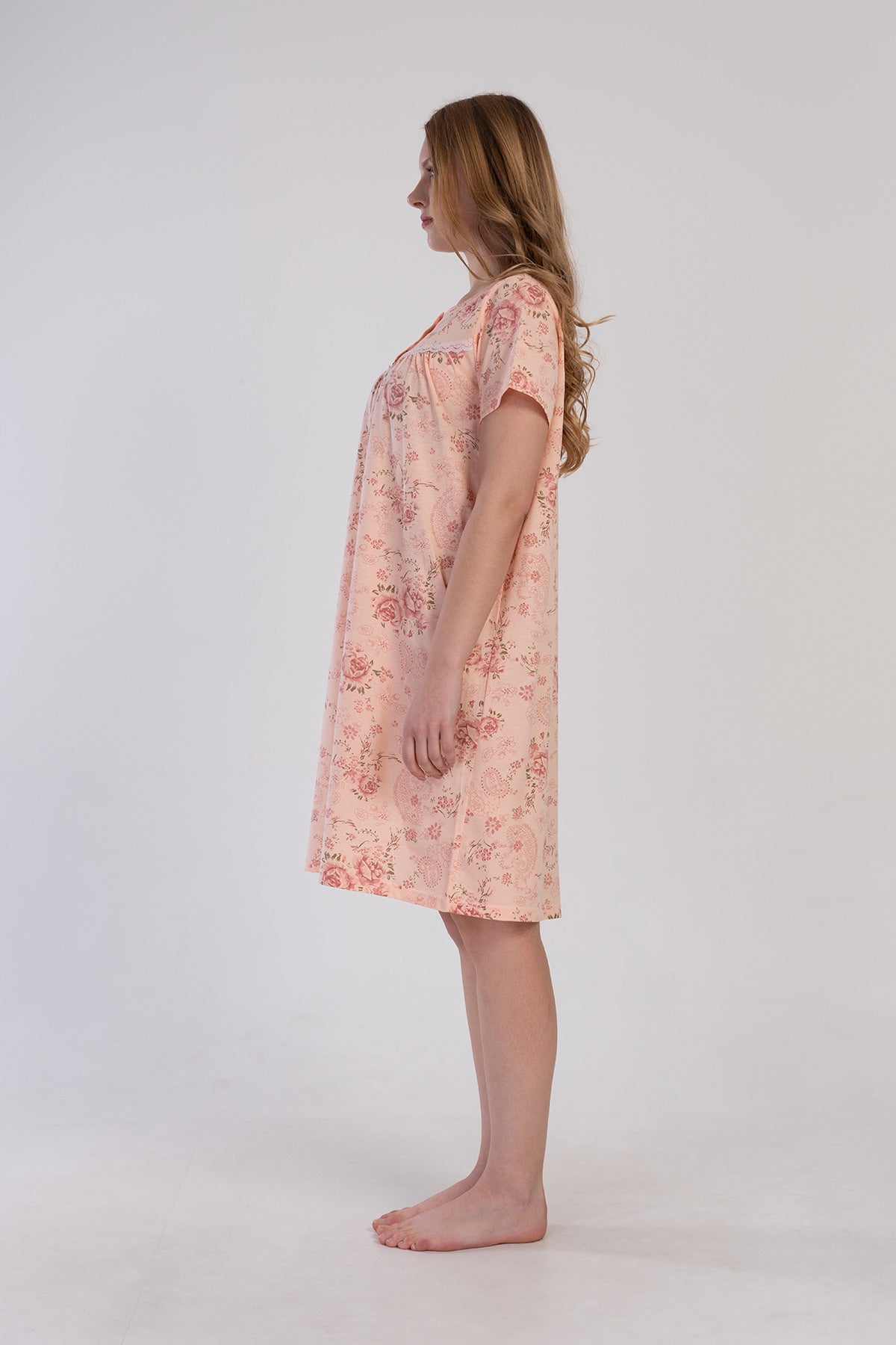 Woman Ompha Nightgown