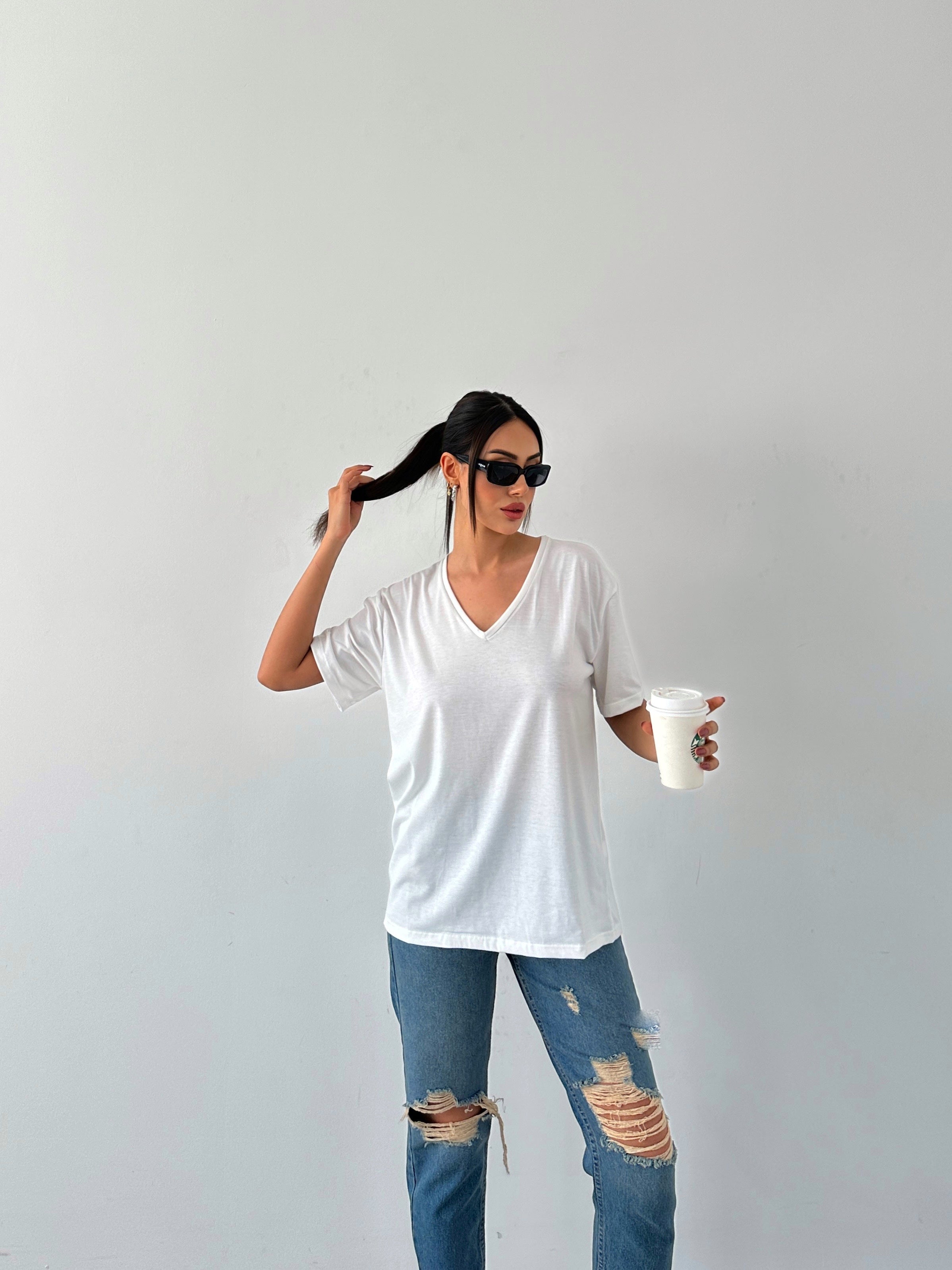 V Yakalı Basic T-shirt