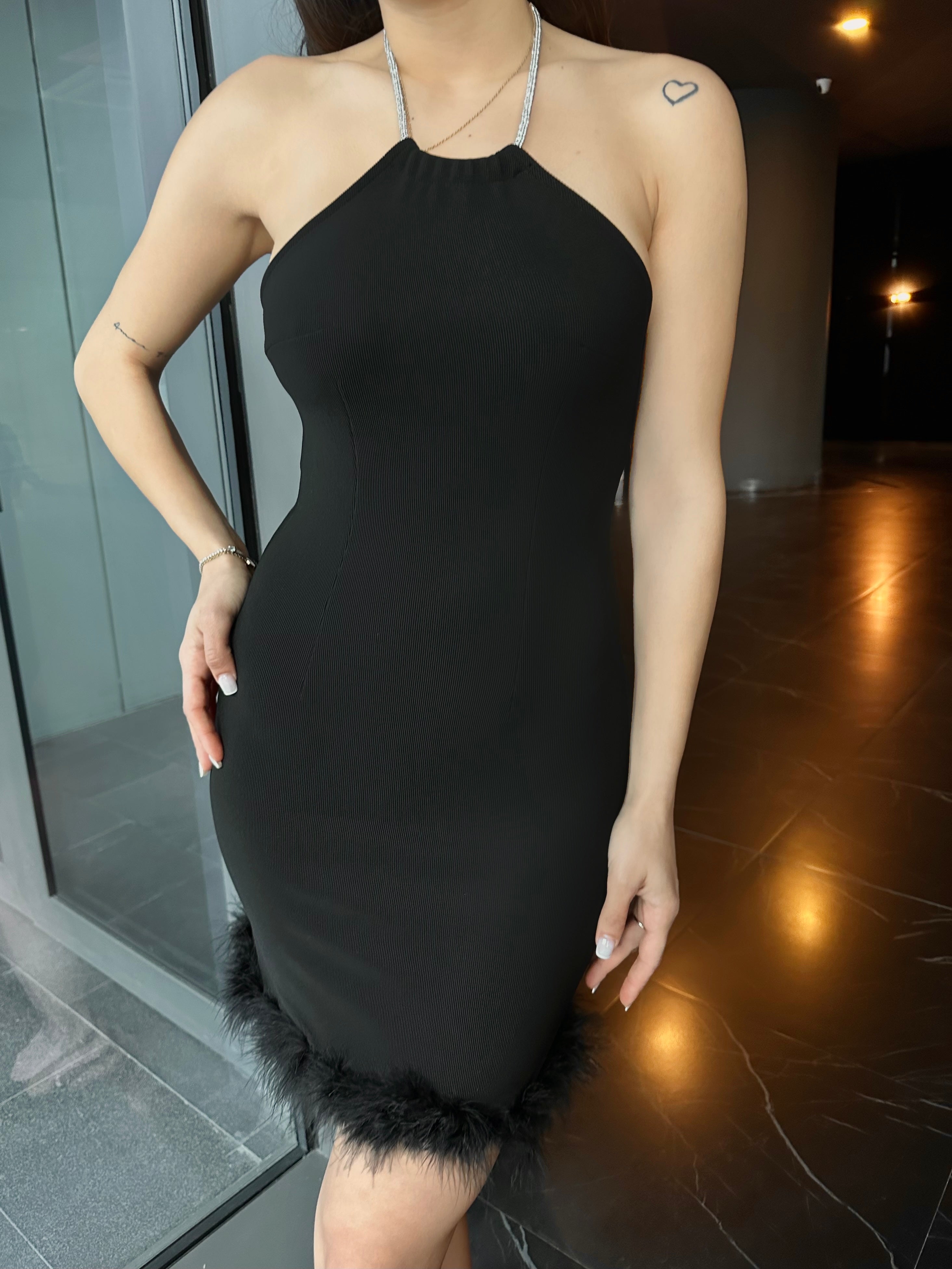 Otriş Detaylı Elbise