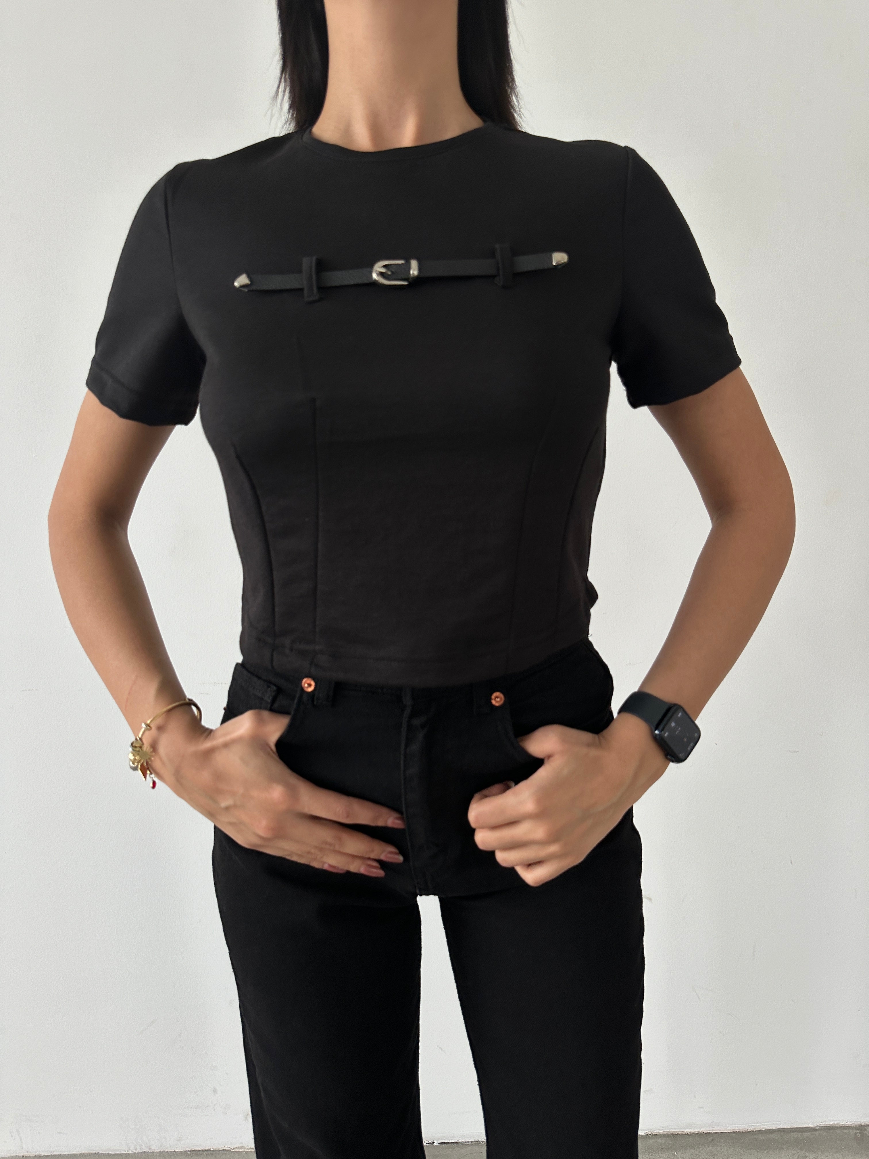 Kemer Detaylı Basic T-shirt