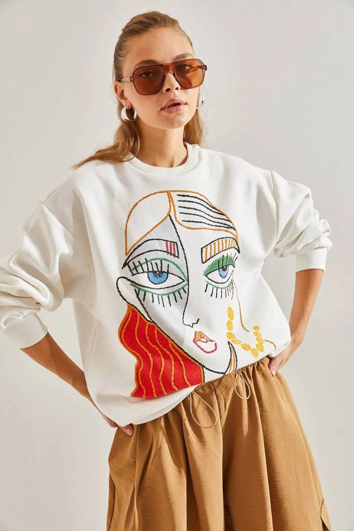 Kadın Figür Baskılı Bisiklet Yaka 3 İplik Şardonlu Sweatshirt