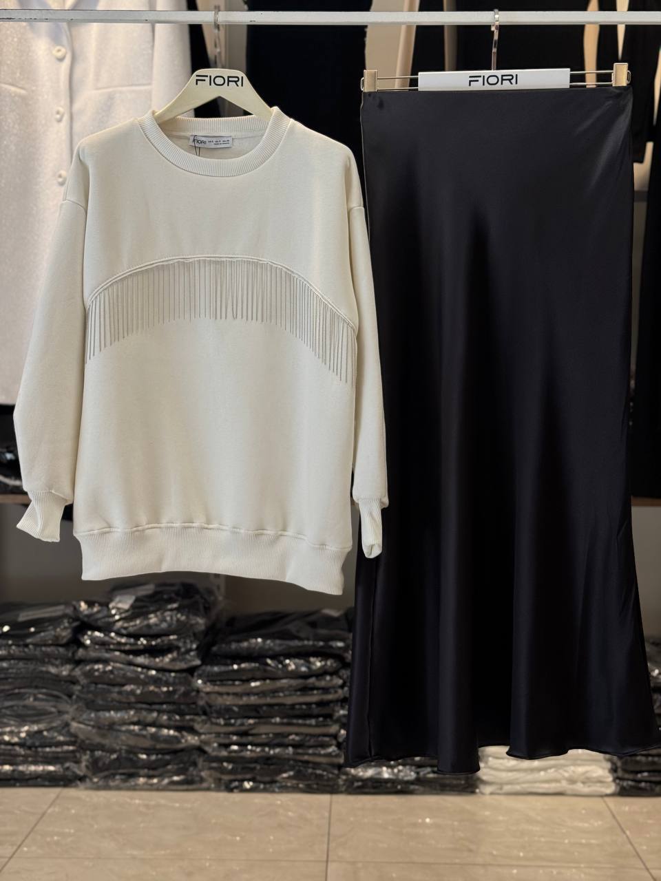 Önü Sarkıtma Taşlı  İçi Şardonlu Sweatshirt