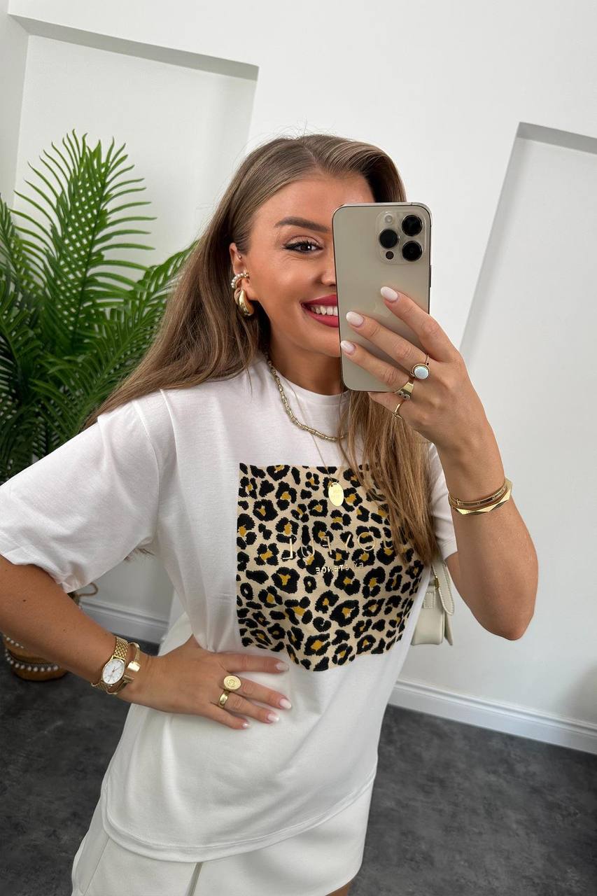 Yazı Baskılı Leopar Desenli T-shirt