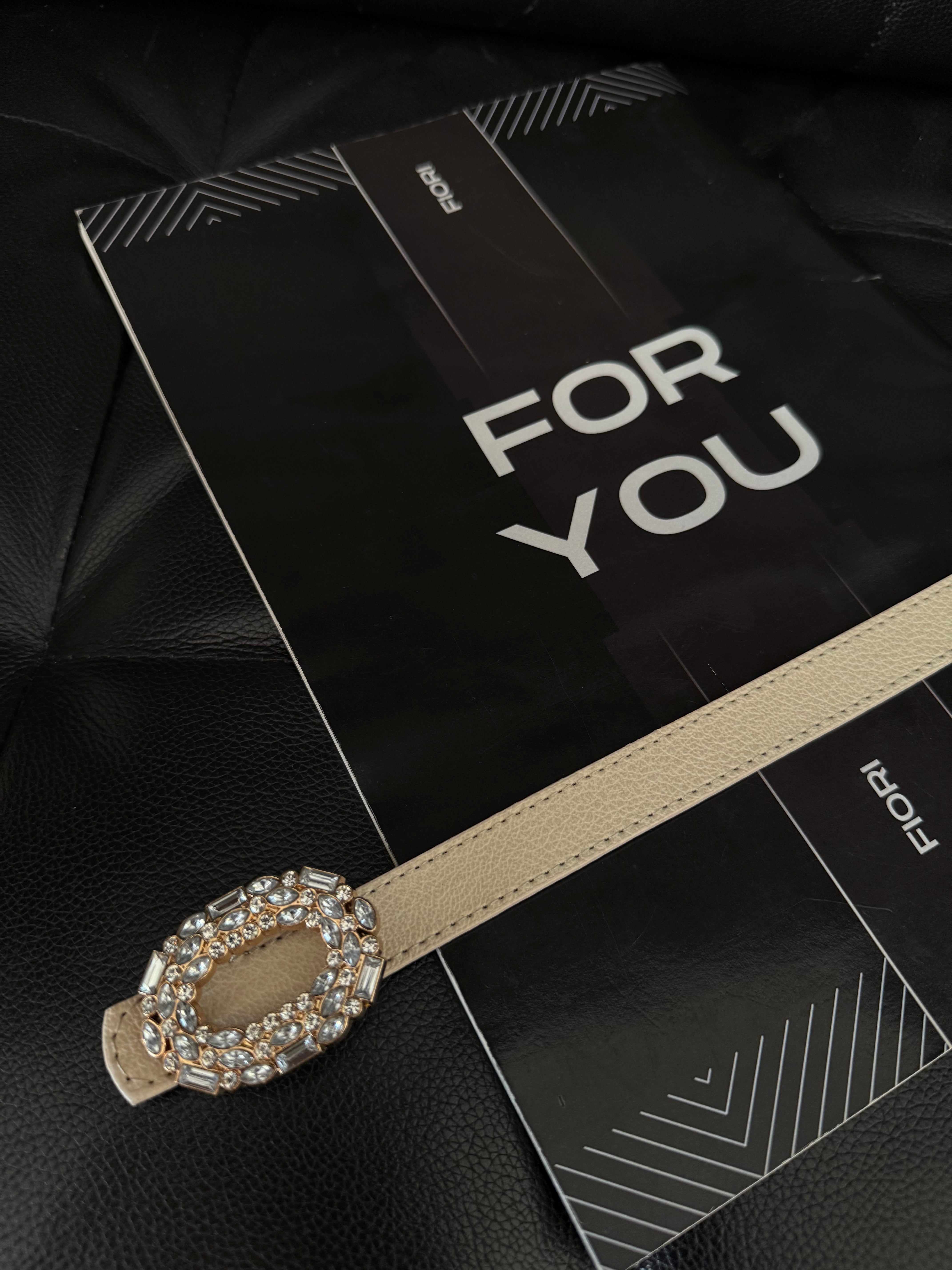Women's Belt with Round Stone Buckle