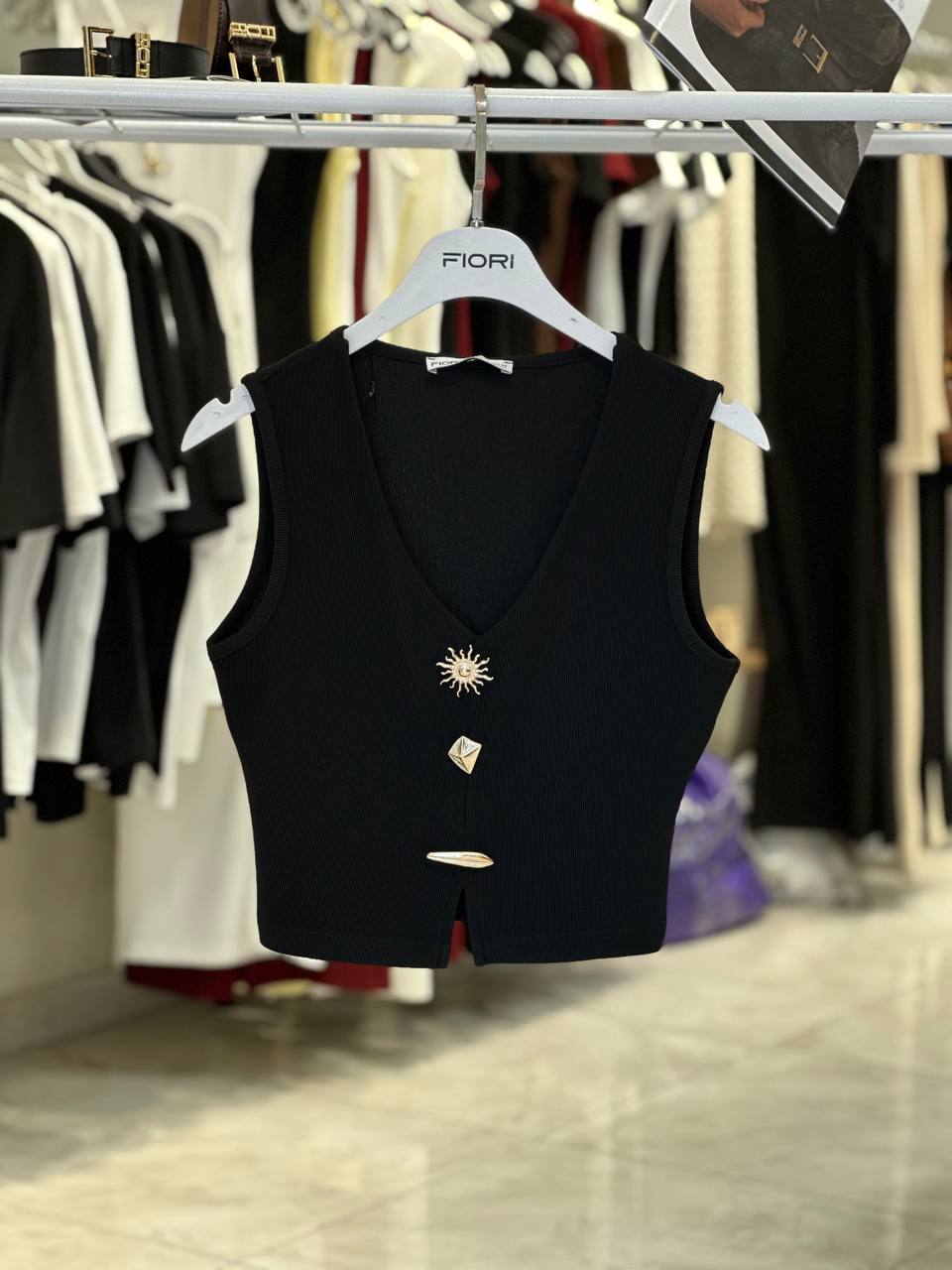 Siyah Crop Top Dar Kalıp V Yaka Japone Kol