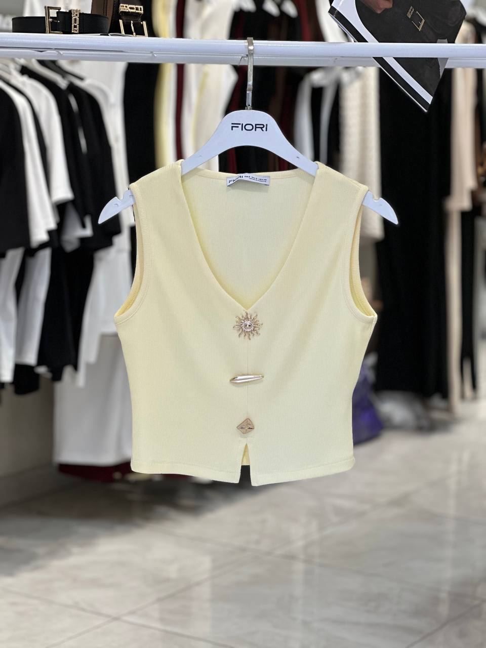 Bej Crop Top Dar Kalıp V Yaka Japone Kol