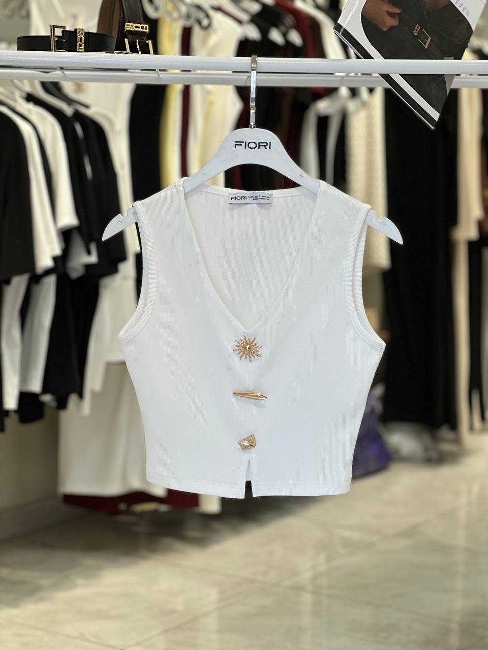 Beyaz Crop Top Dar Kalıp V Yaka Japone Kol