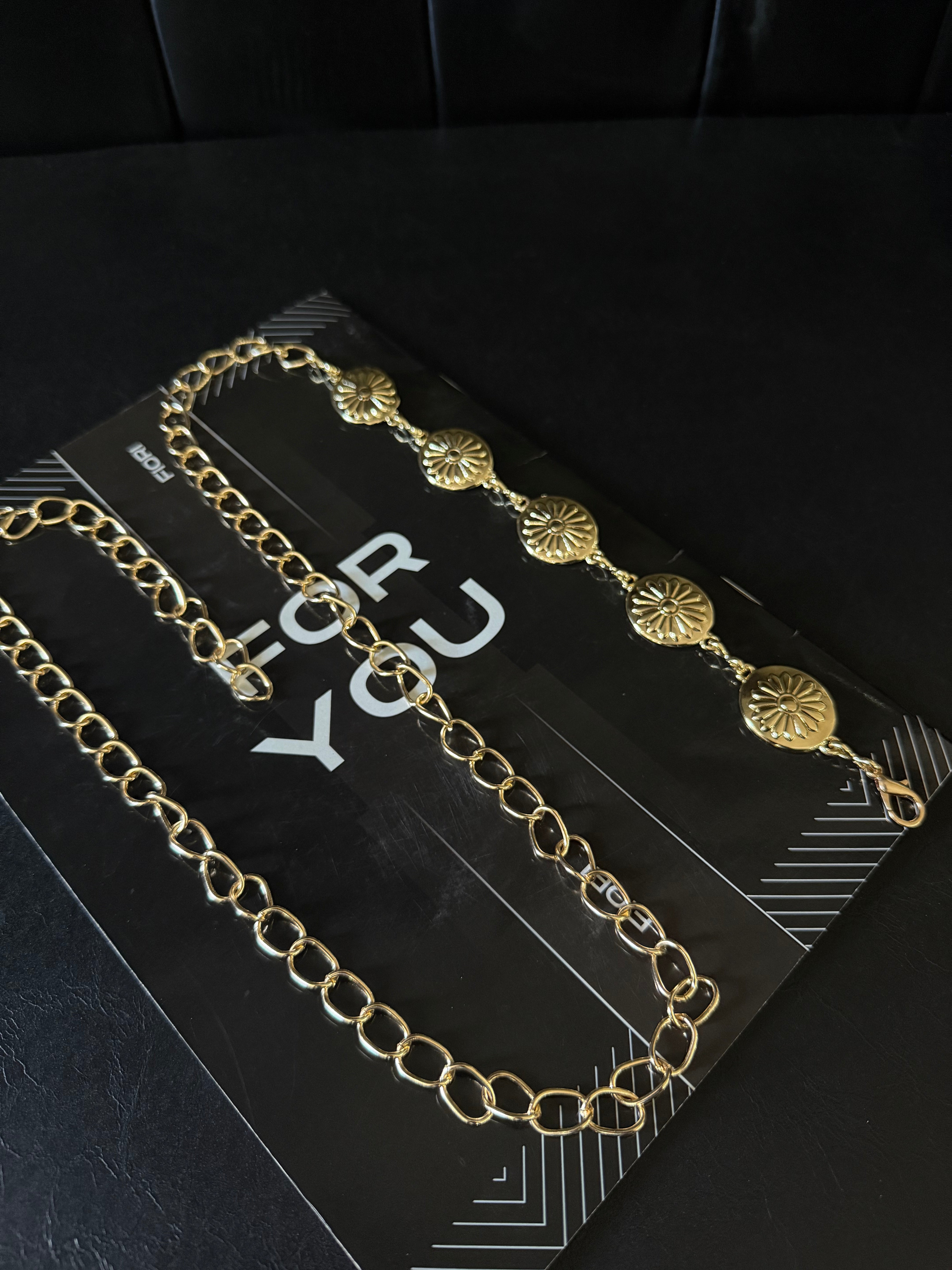 Gold Zincir Detayli Kadın Kemer
