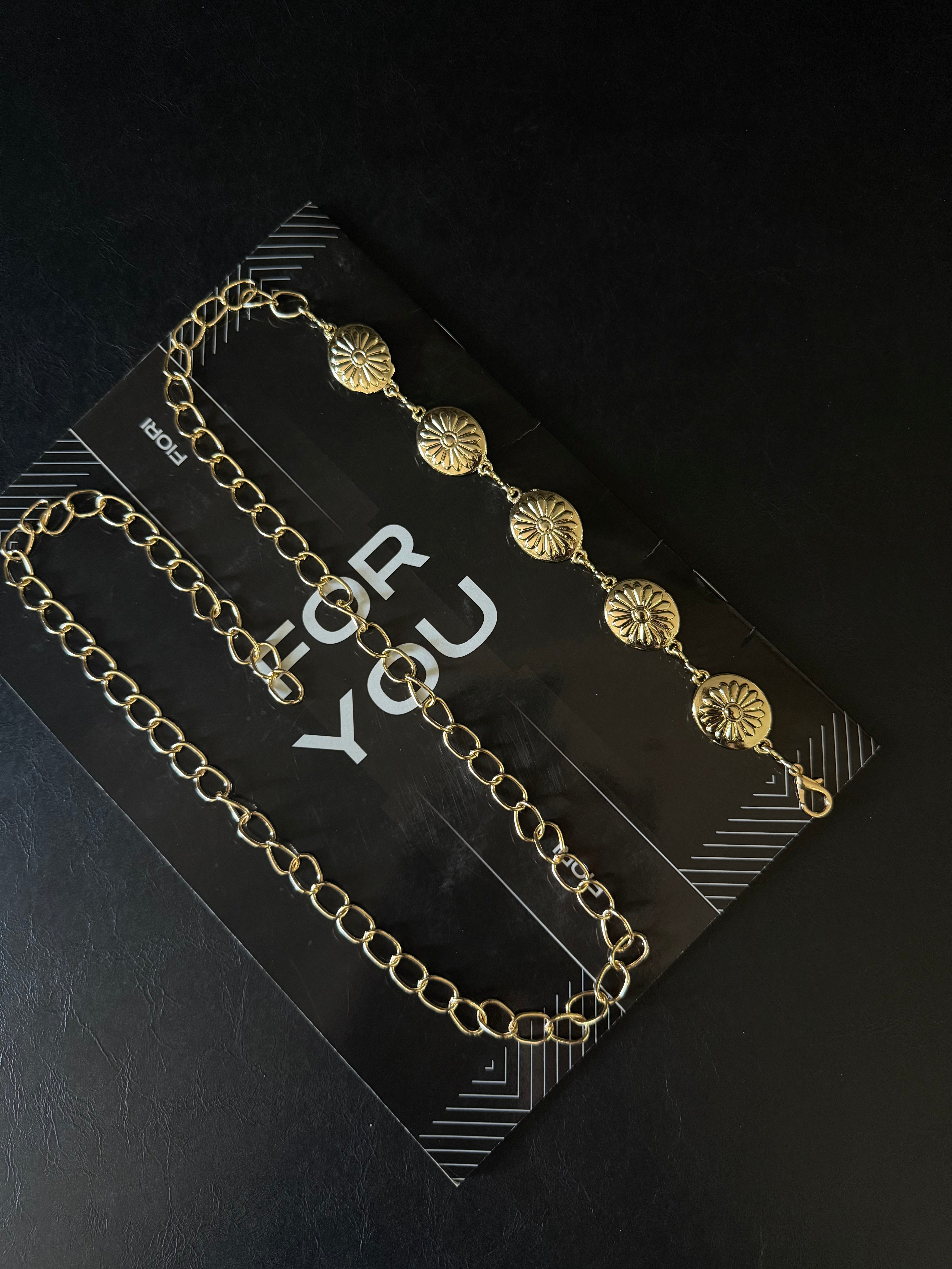Gold Zincir Detayli Kadın Kemer