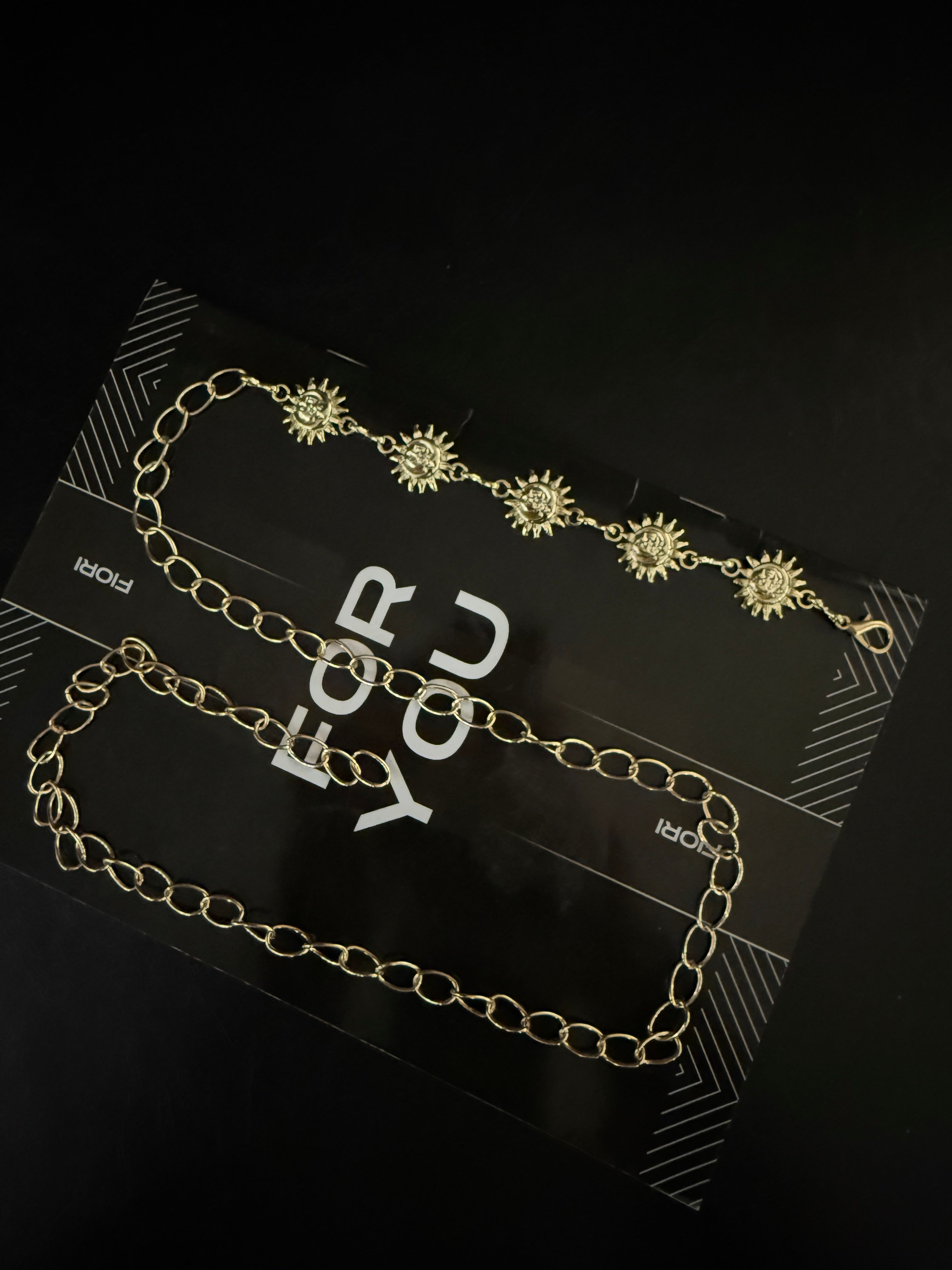 Gold Zincir Detayli Kadın Kemer