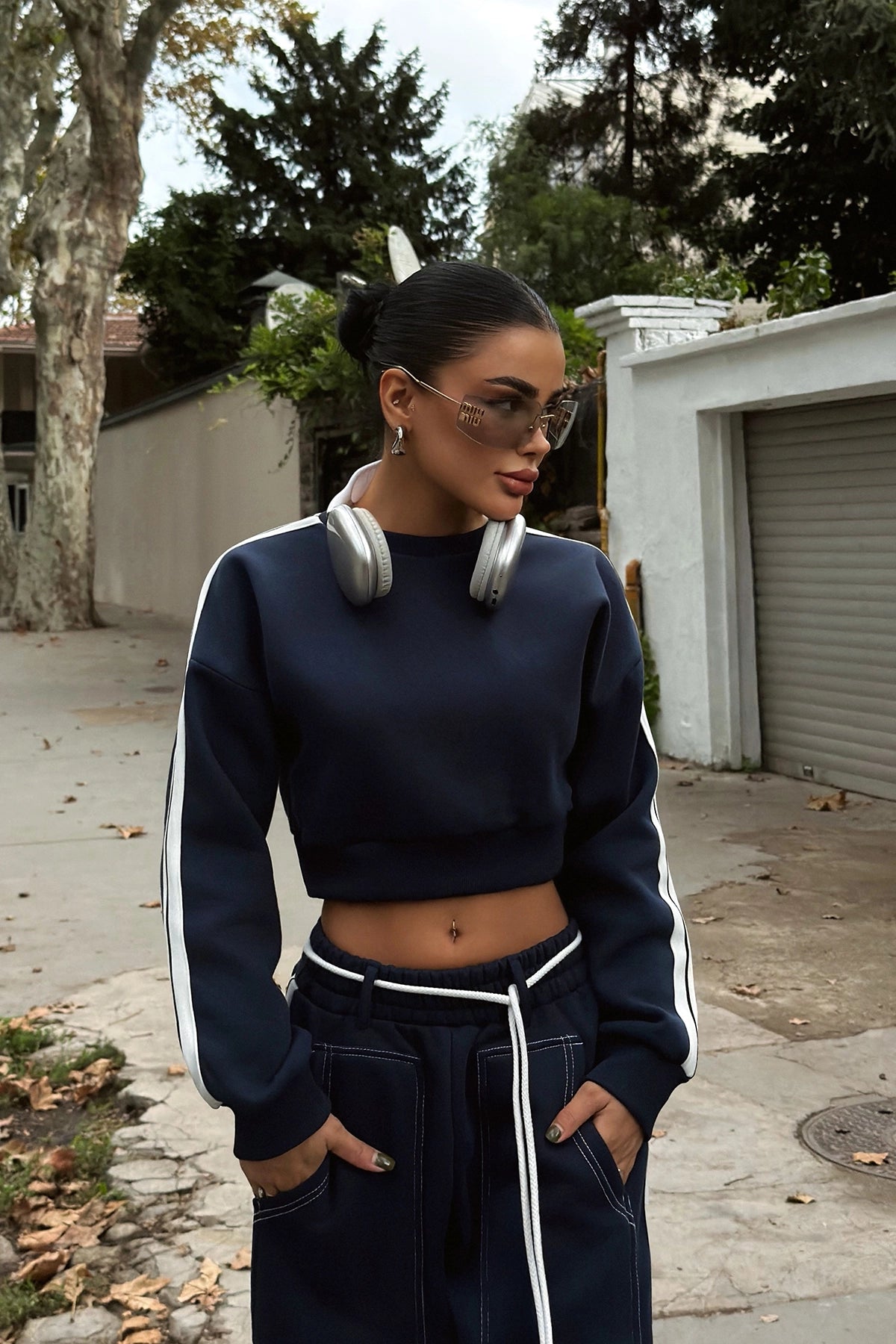 Lacivert Pantolonlu Takım