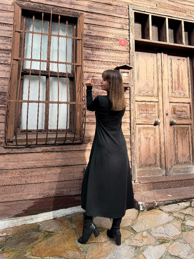 Kadın Uzun Kollu Balıkçı Yaka Derin Yırtmaç Detay Krep Elbise, 32165