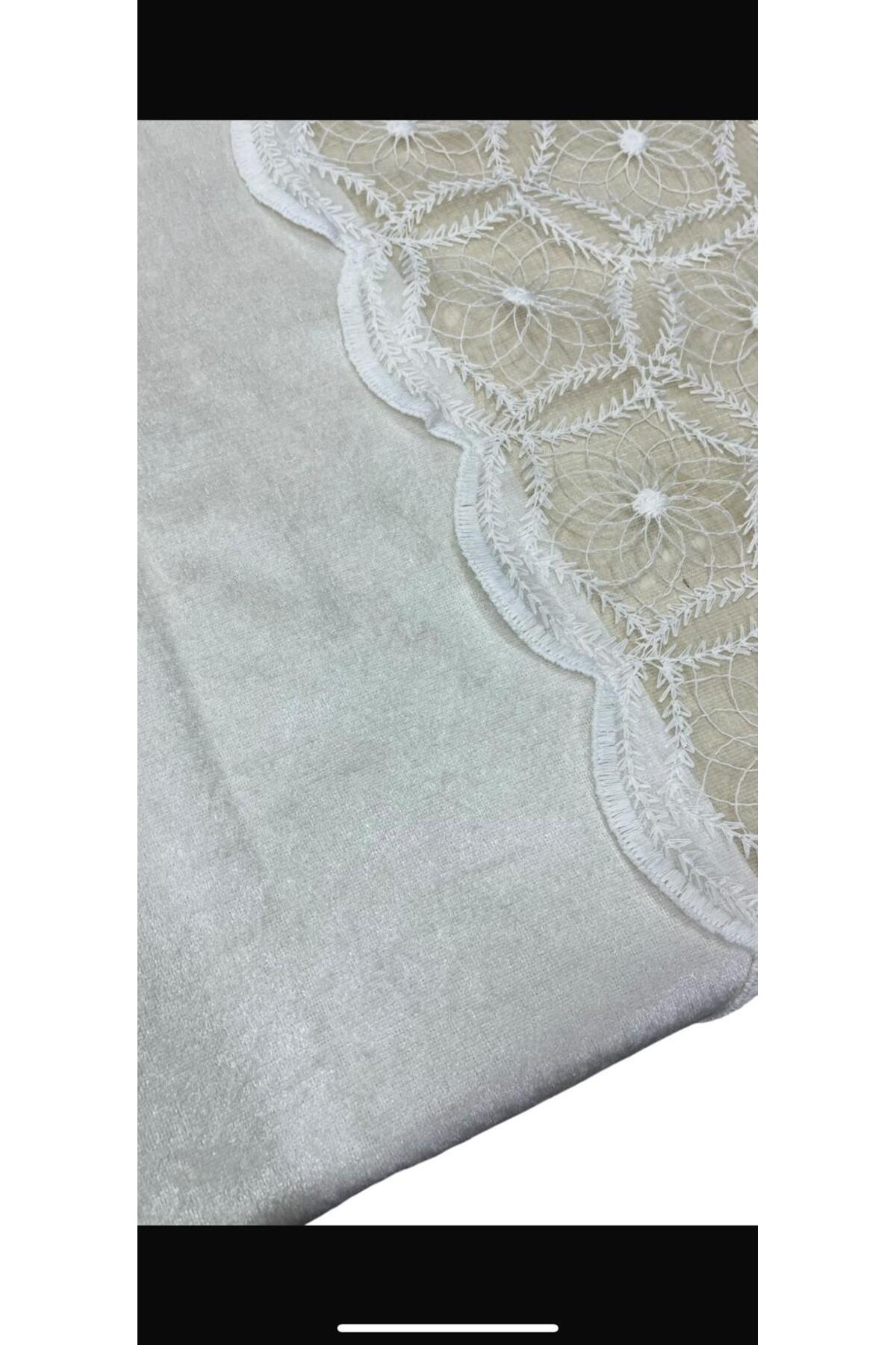 velvet tablecloth for 8 people white with lace