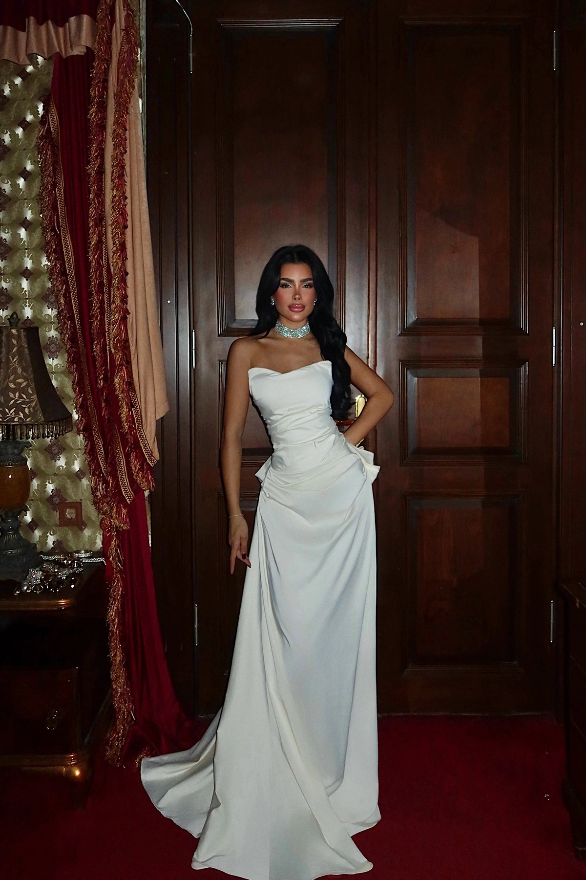 Beyaz Lilou Fiyonk Detaylı Abiye XS