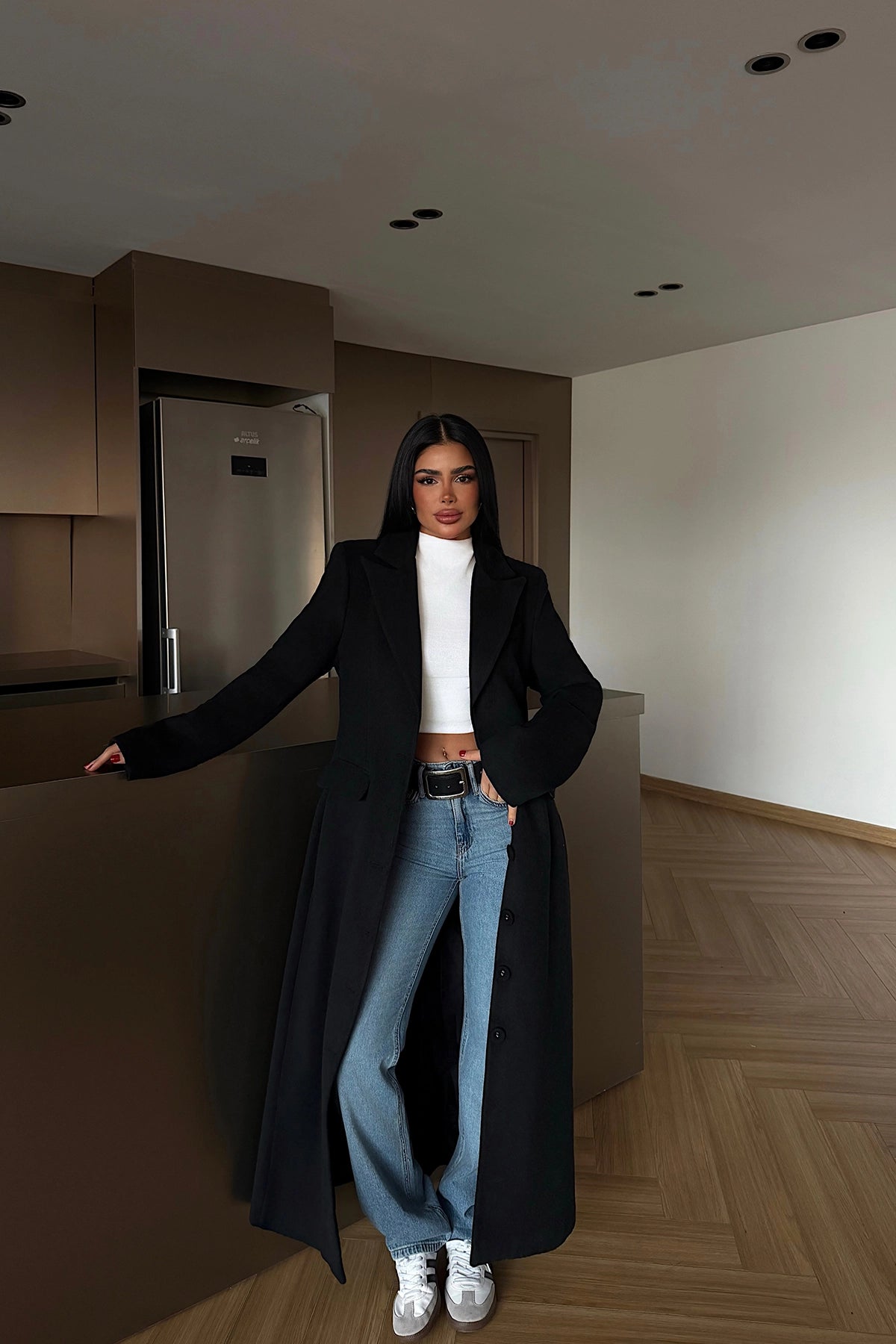 Siyah Cep Detay Kaban