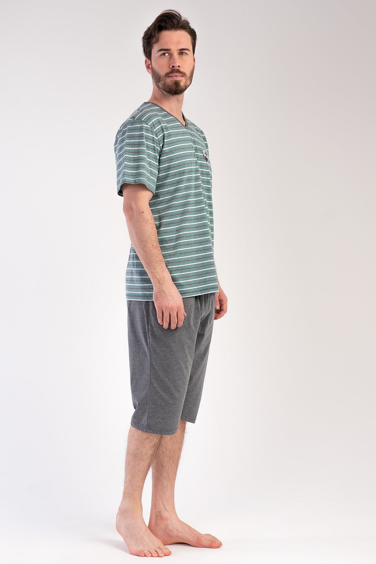 Man XXL Greenzone V Neck Capri Set