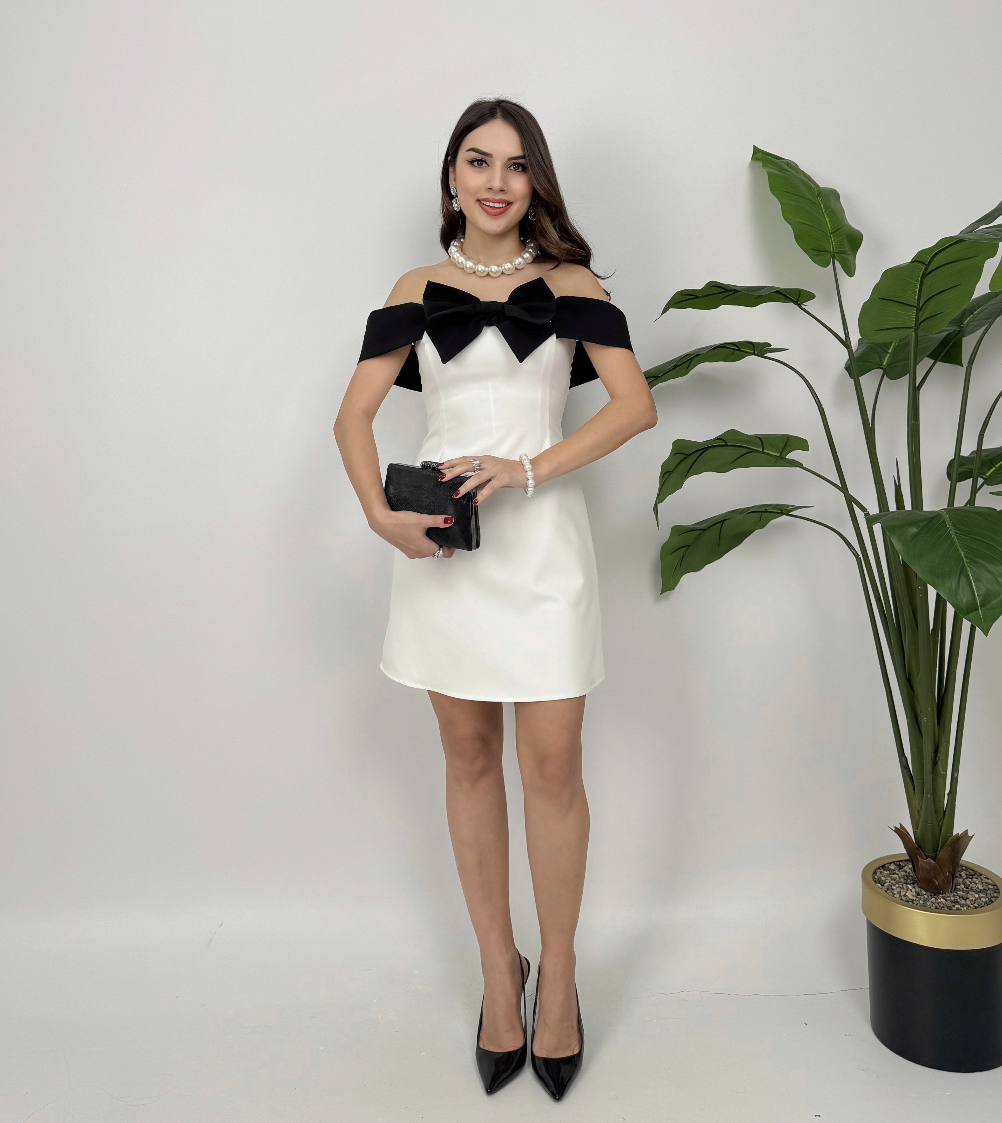 2156 FİYONKLU STRAPLEZ ELBİSE