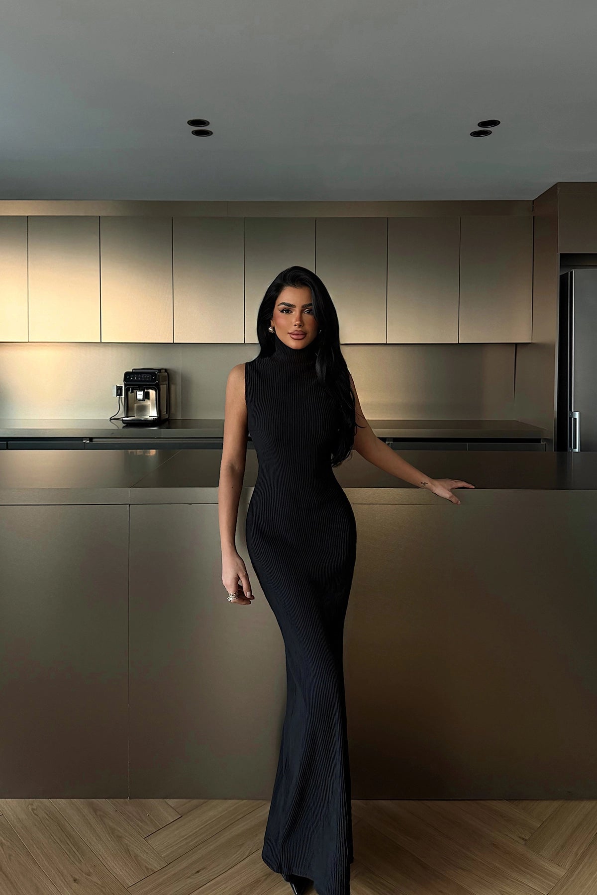 Siyah Boğazlı Basic Elbise