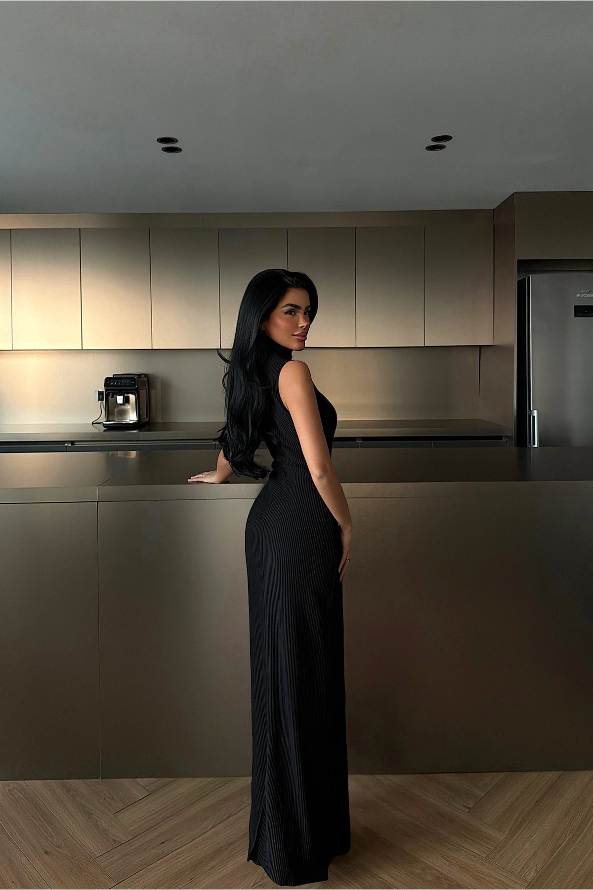 Siyah Boğazlı Basic Elbise
