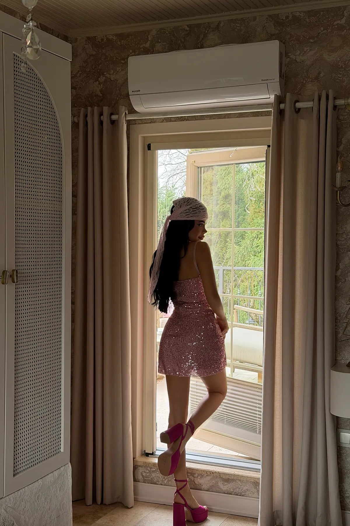 Pembe Askılı Pul Detay Elbise