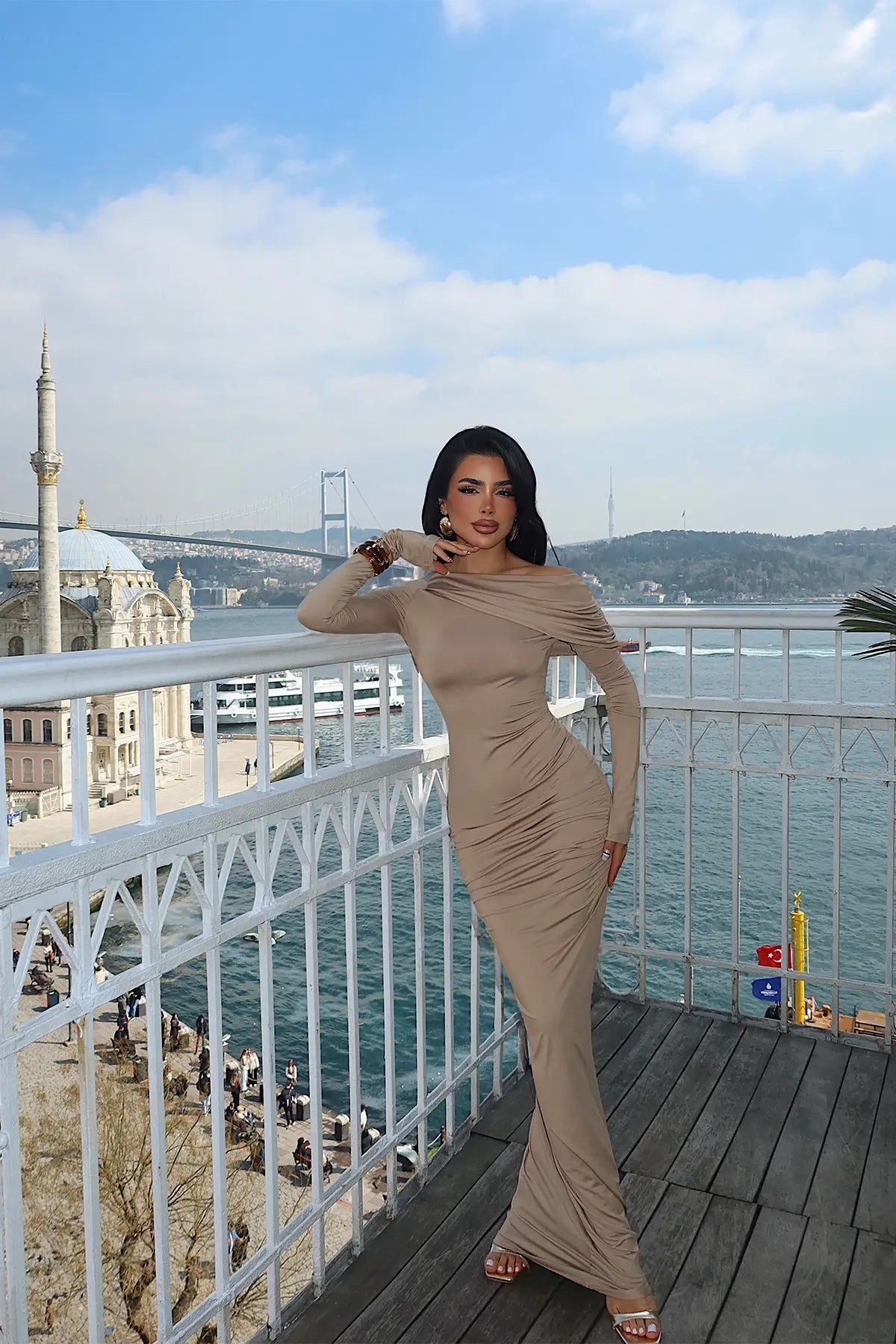 Bej Omuz Detay Uzun Elbise