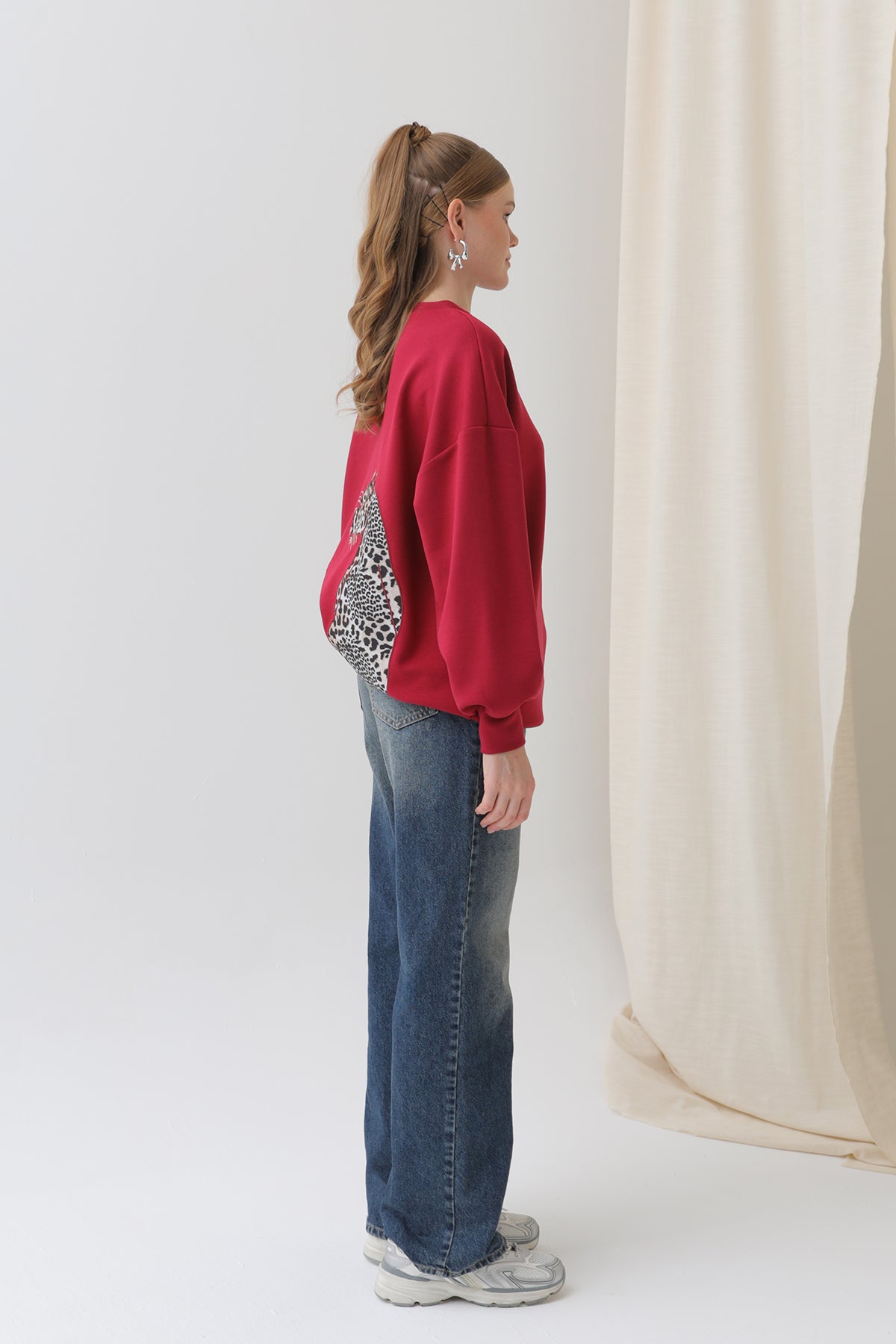 Kadın Arkası Leopar Detaylı Sweatshirt-32112SWT