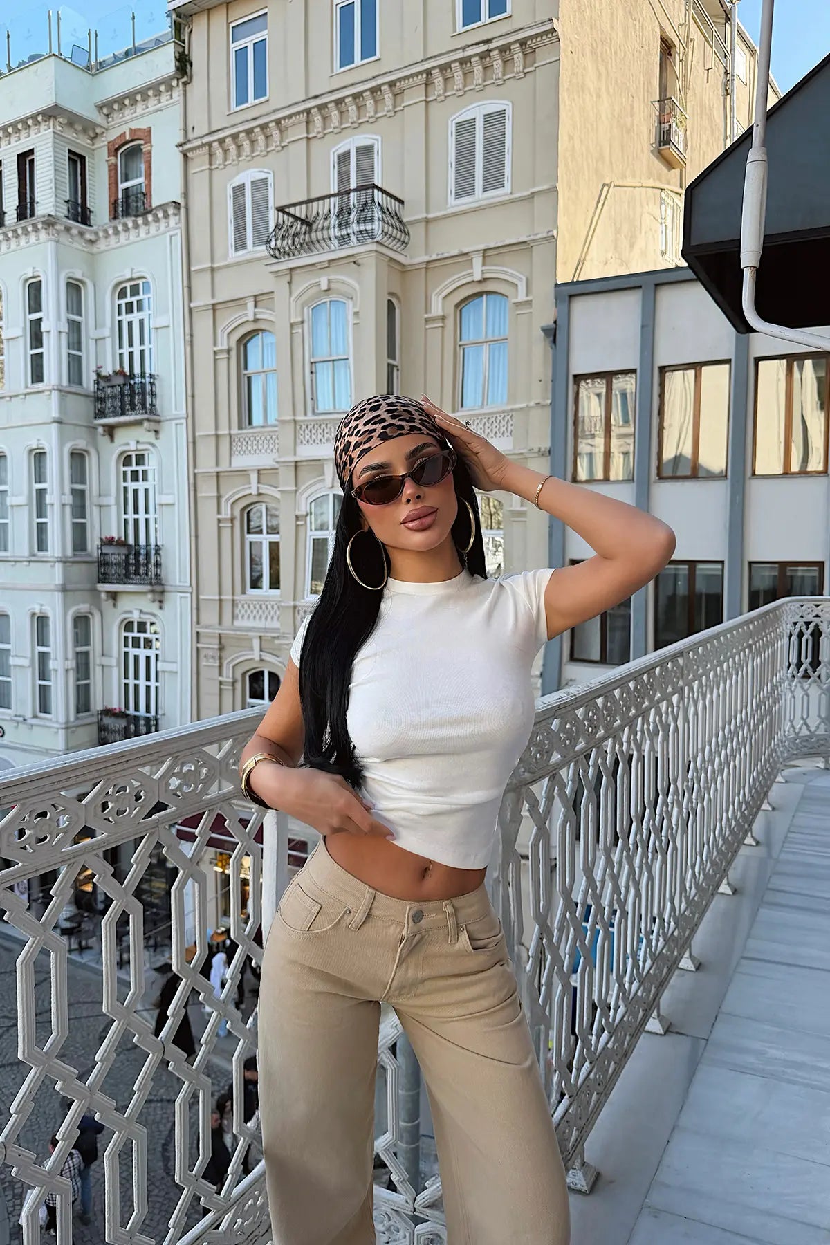 Beyaz Basic Crop Top