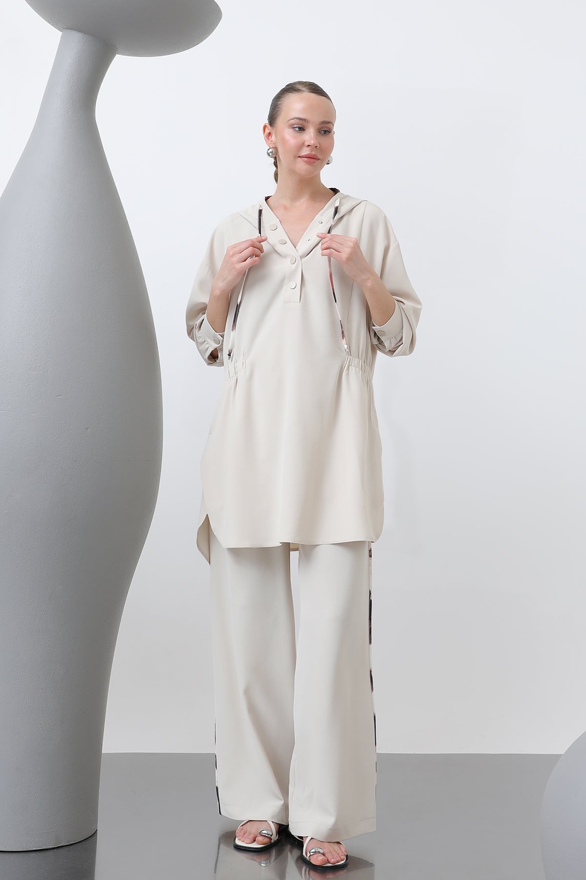 Kadın Beli Büzgü Detaylı Kapüşonlu Tunik - 10666TUN - BEIGE