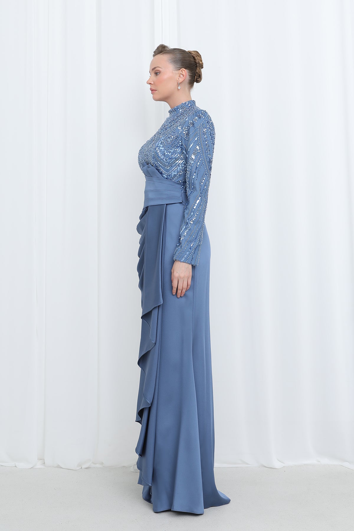 Kadın Üstü İşlemeli Bel Kısmı Drape Detaylı Saten Abiye - 12582ELB