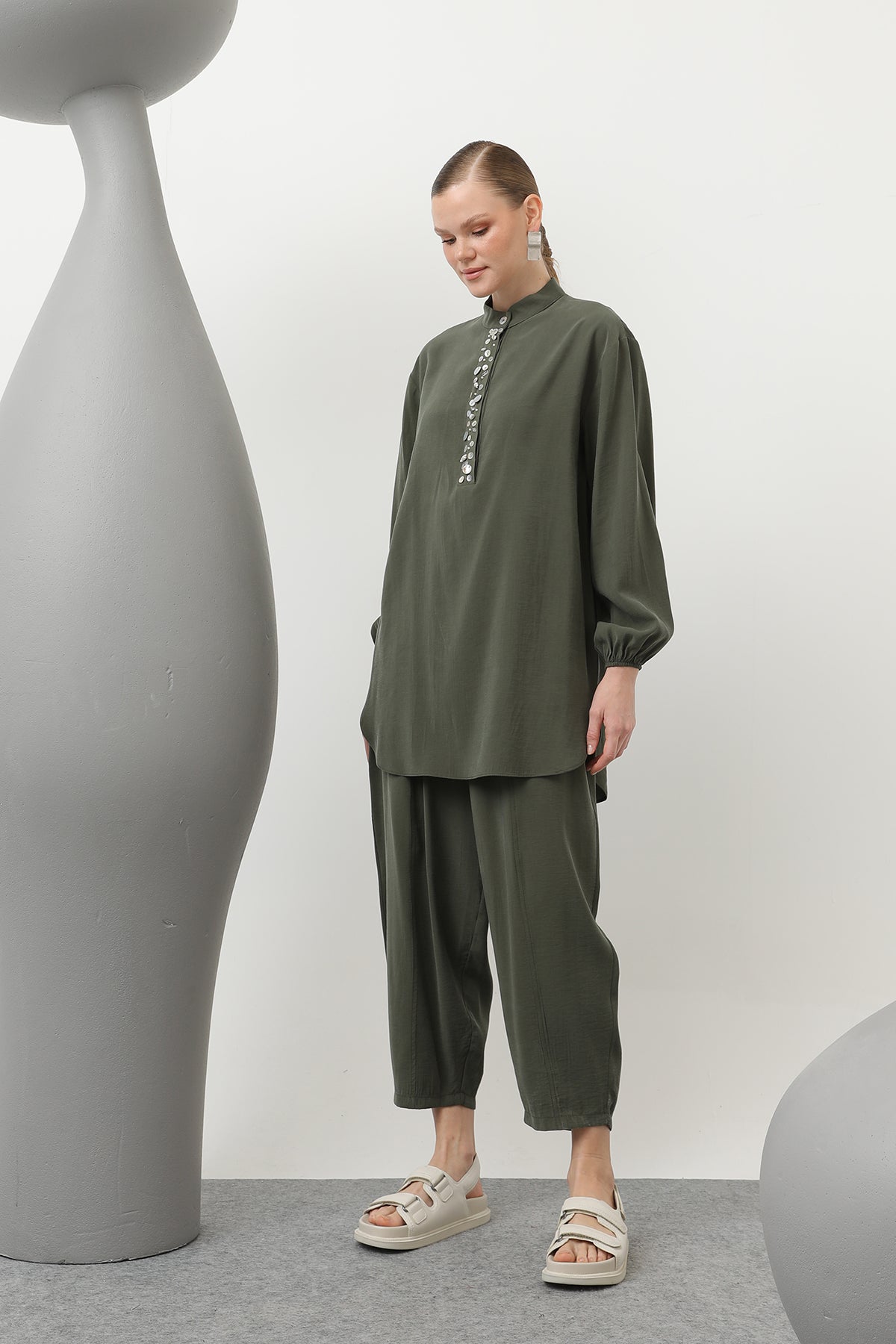 Kadın Pat Kısmı Deniz Kabuğu İşlemeli Pantolonlu Takım - 14307TKS - KHAKI