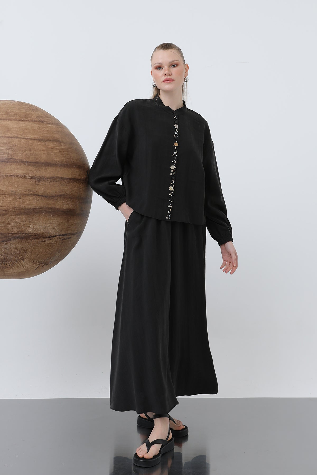 Kadın Pat Kısmı Deniz Kabuğu İşlemeli Bebe Yaka Etekli takım - 14308TKS - BLACK