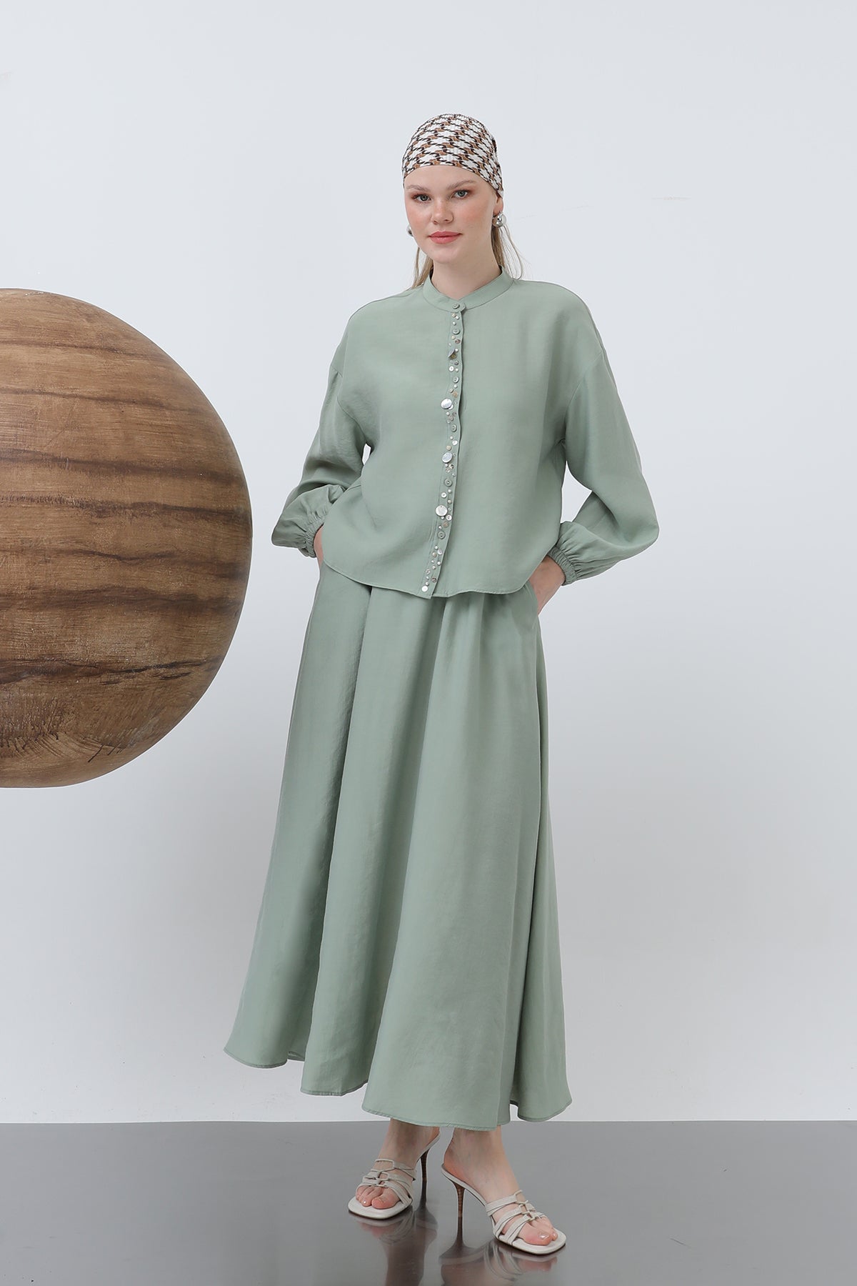 Kadın Pat Kısmı Deniz Kabuğu İşlemeli Bebe Yaka Etekli takım - 14308TKS - ALMOND GREEN