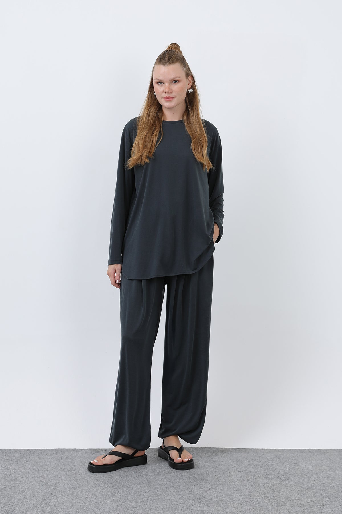 Kadın Oversize Viskon Relax Takım

-20663TKS - DARK ANTHRACITE