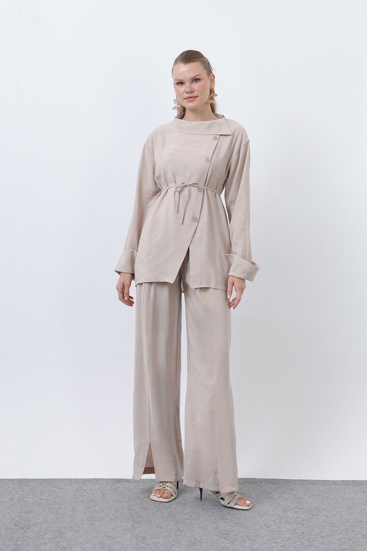 Kadın Düğmeli Oversize Günlük Set Takım

-20677TKS - BEIGE