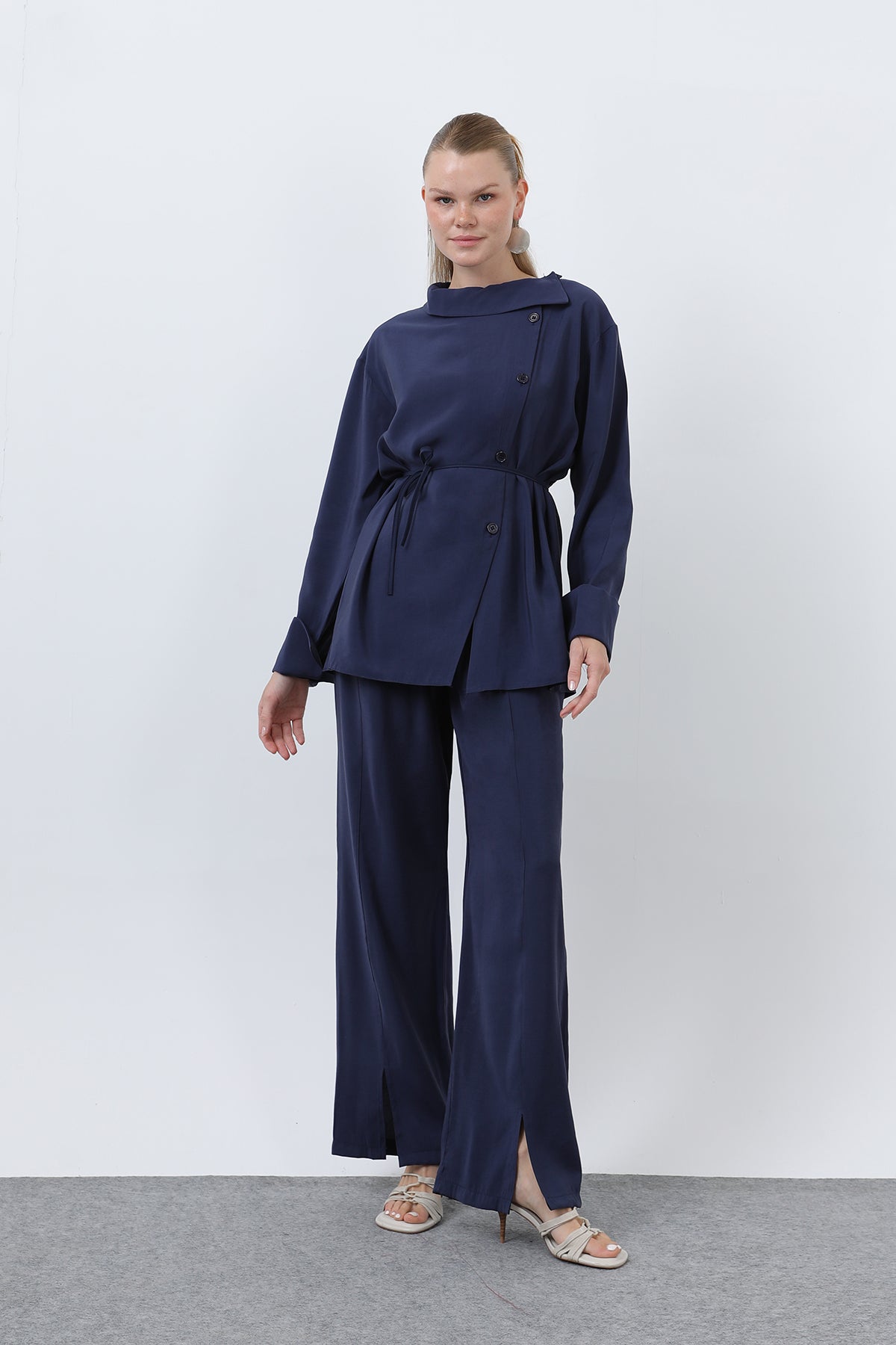 Kadın Düğmeli Oversize Günlük Set Takım

-20677TKS - NAVY
