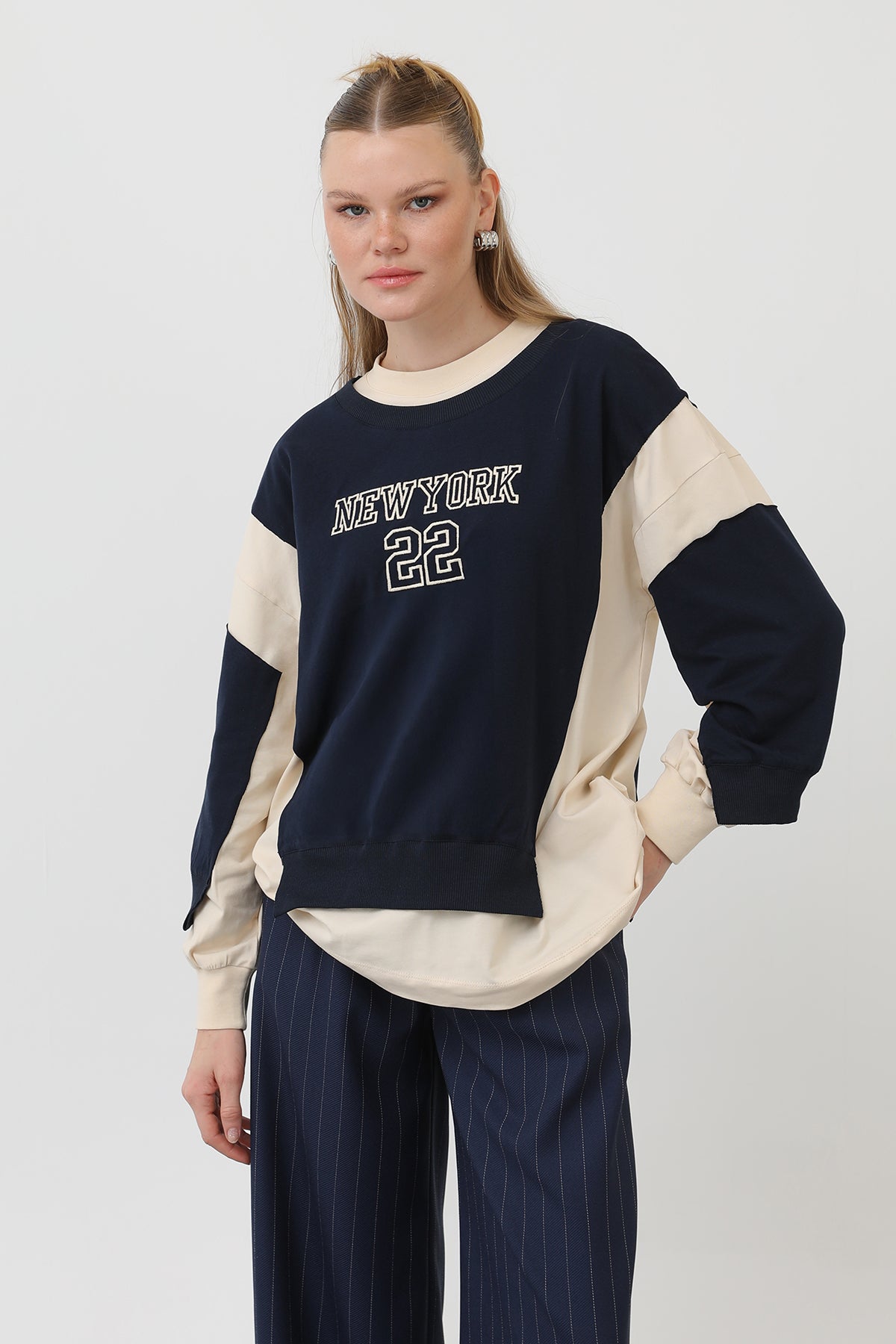 Kadın Önü Nakışlı Sweat - 32121SWT