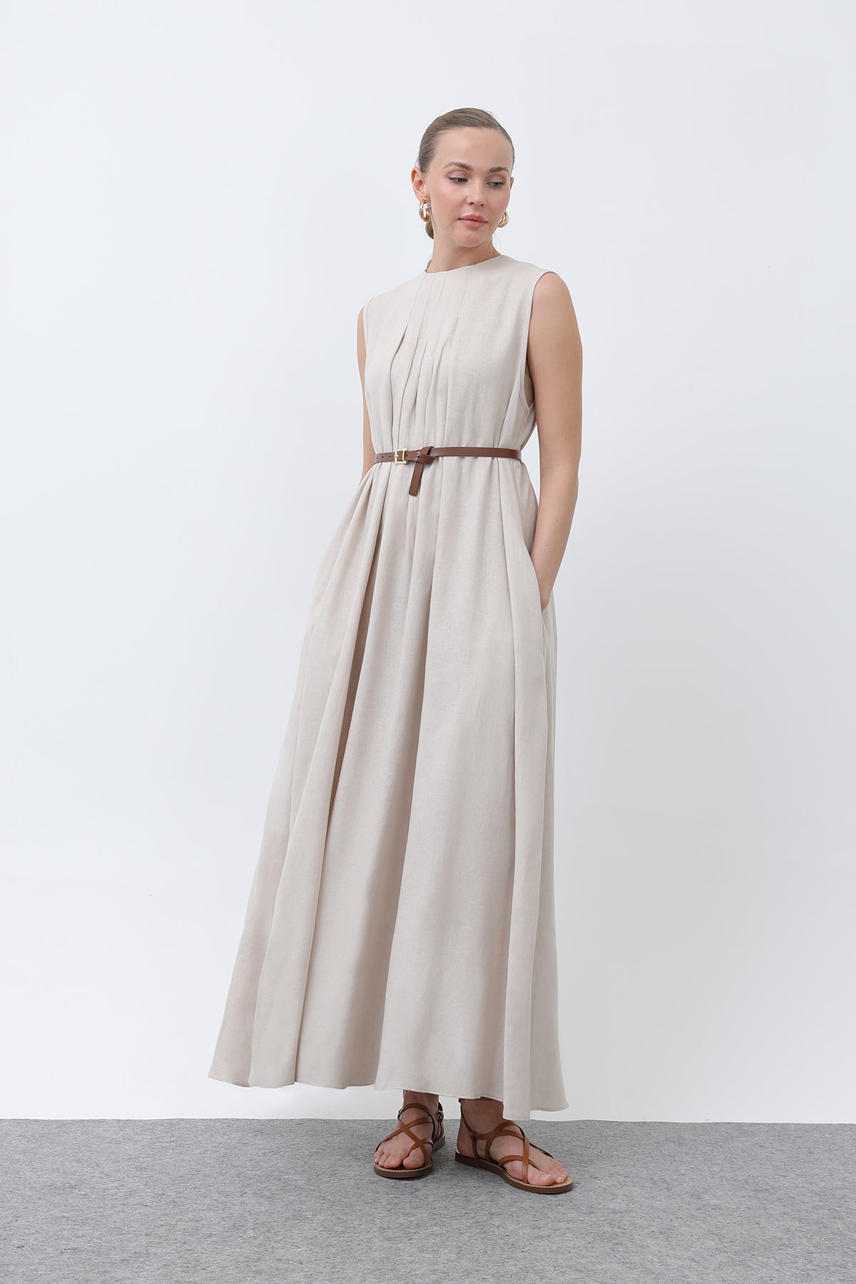 Kadın Pileli Kemerli Keten Elbise - 32321ELB - BEIGE