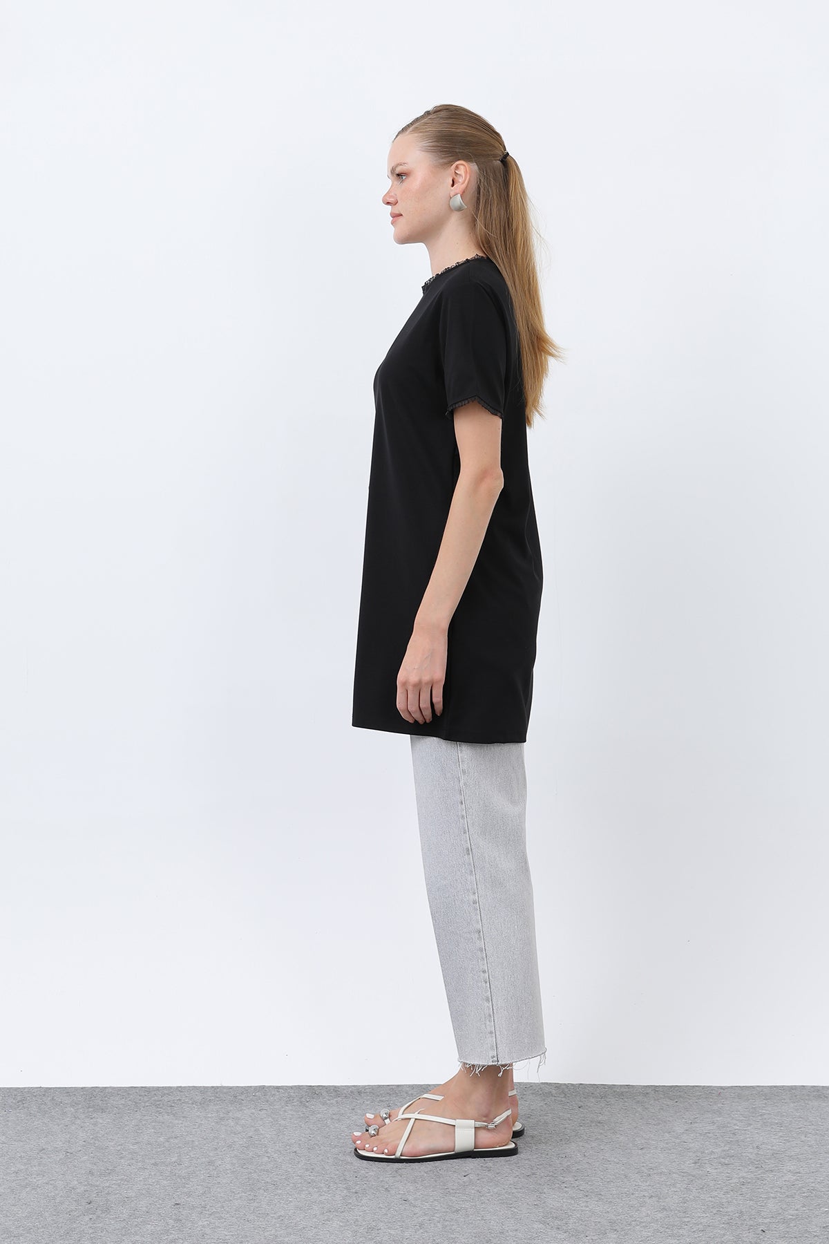 Kadın Minimalist Ribana Detaylı Basic T-Shirt

-40013TSH