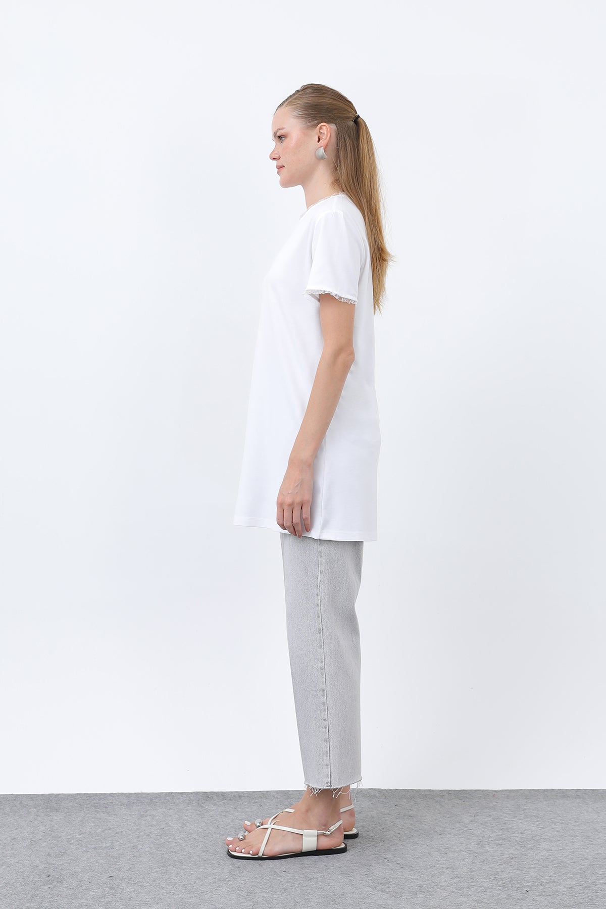 Kadın Minimalist Ribana Detaylı Basic T-Shirt

-40013TSH