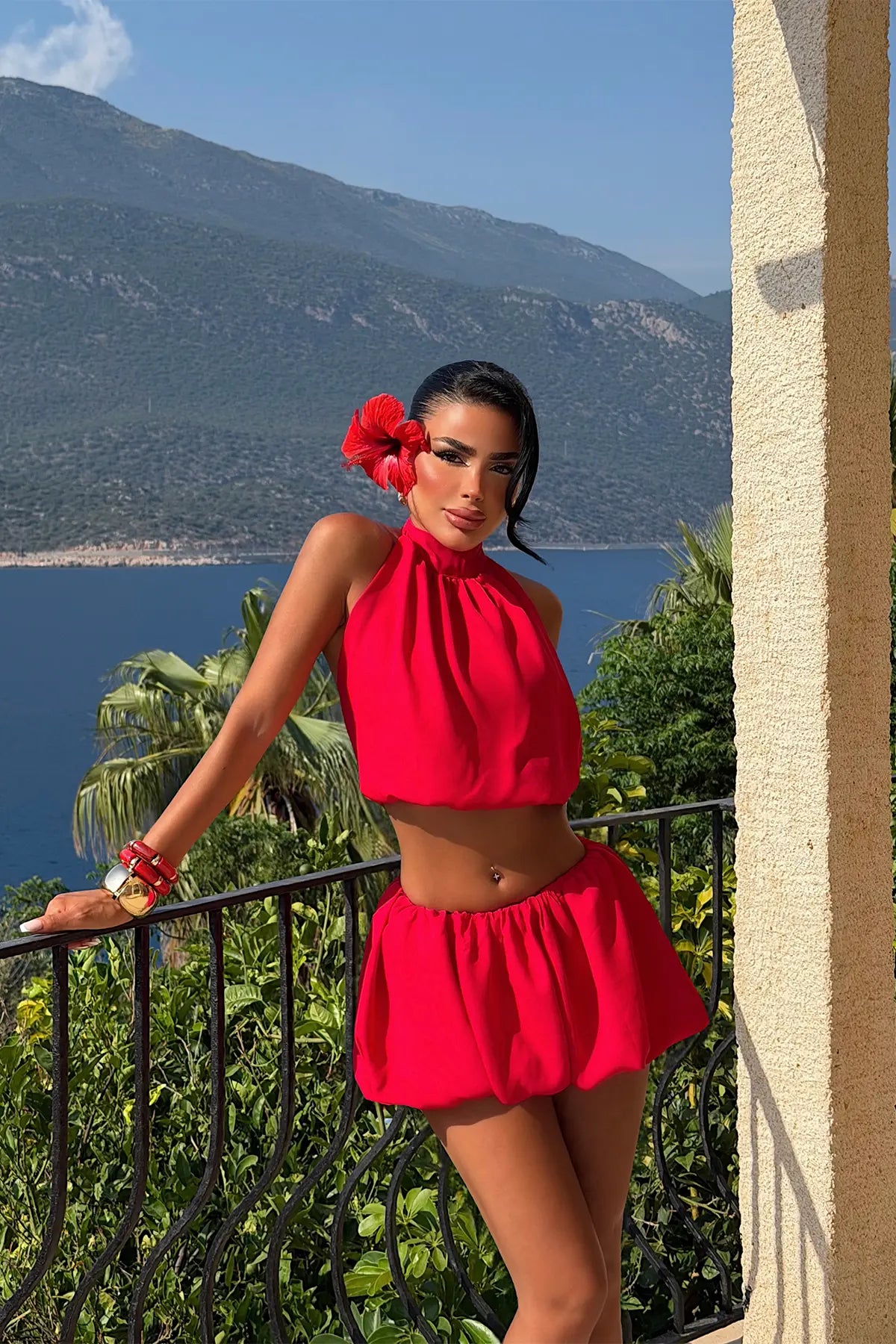 Kırmızı Şortlu Takım