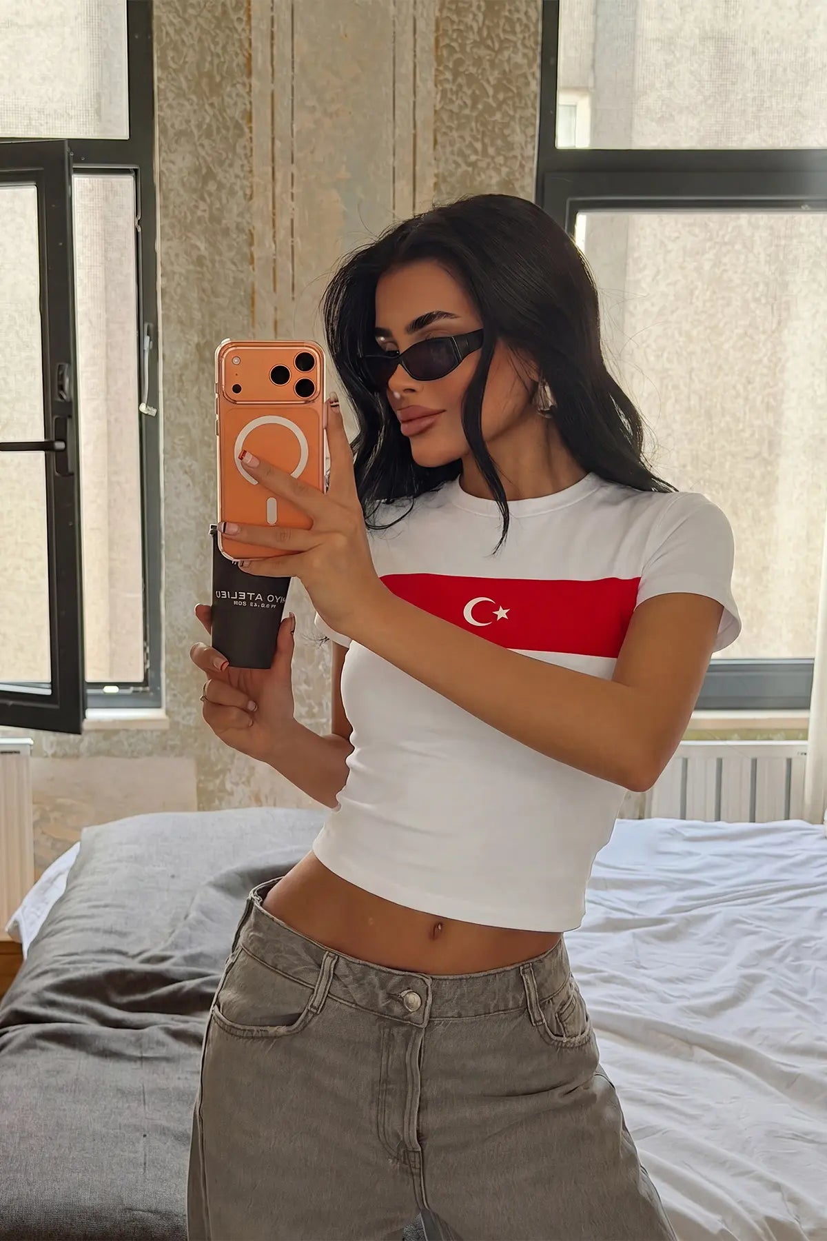 Beyaz Kalpten Ay Yıldız Tshirt