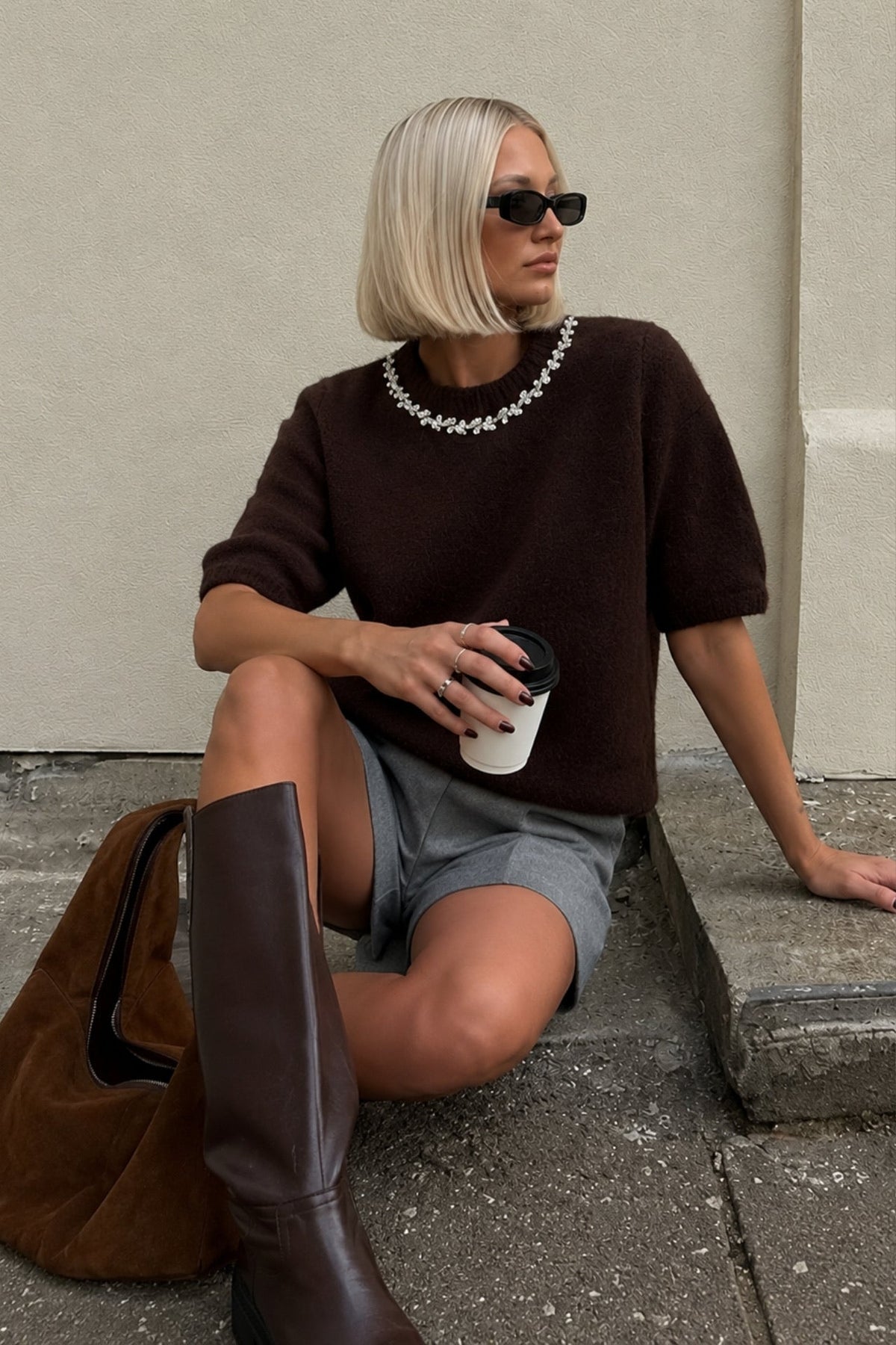 Yaka Taş İşlemeli Kısa Kol Dokulu Bluz - Bordo