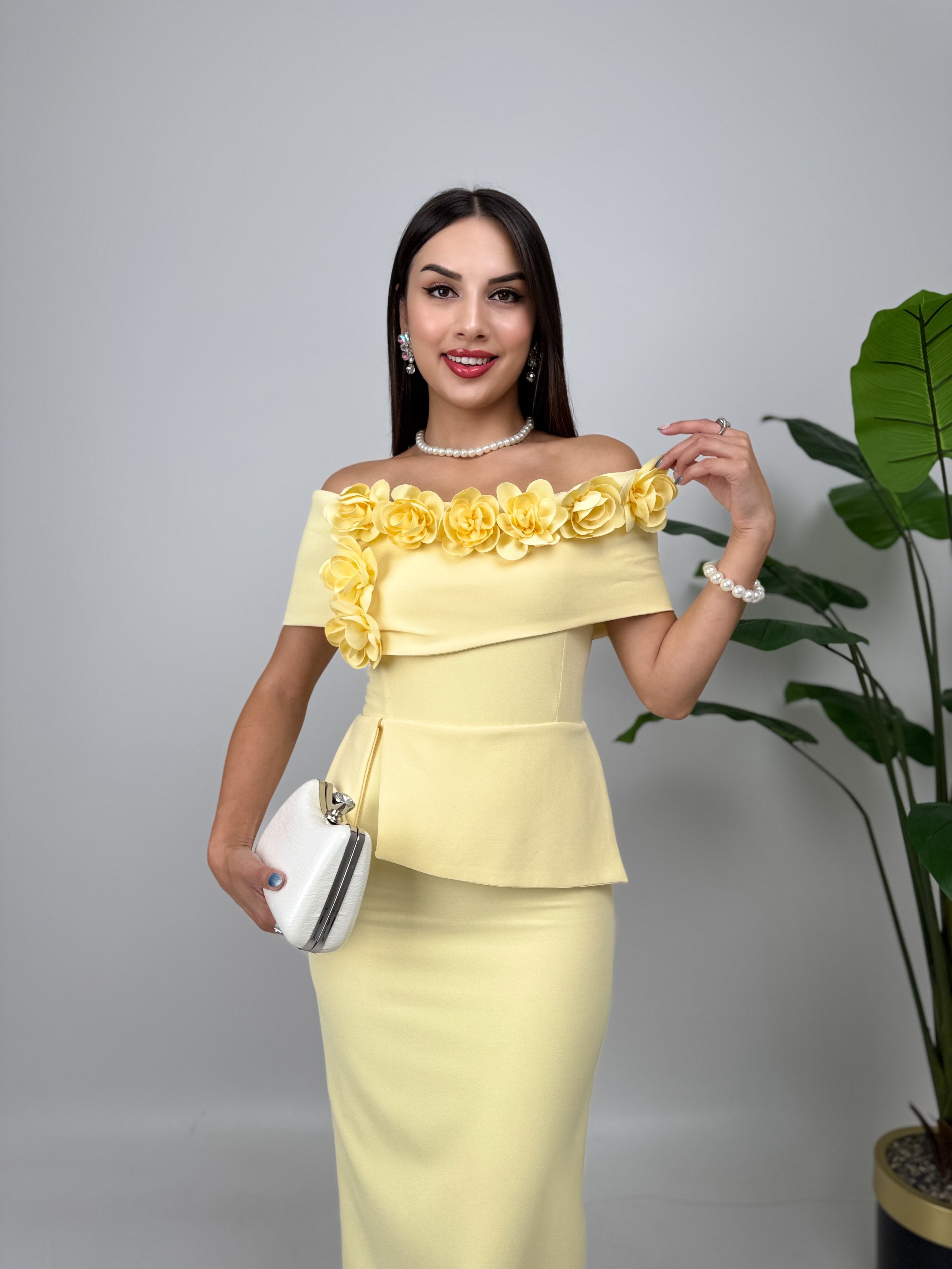 3044 KAYIK YAKA GÜLLÜ ELBİSE