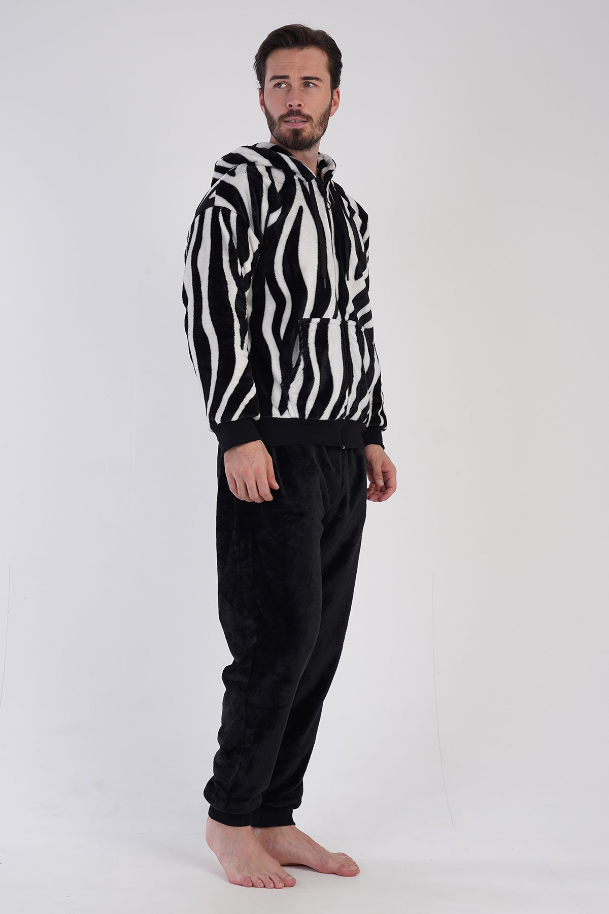 CEPLI ERKEK SOFT KAPSONLU DUSUK OMUZLU UZUN KOL FERMUARLI MANSETLI CEPLI PIJAMA TAKIM