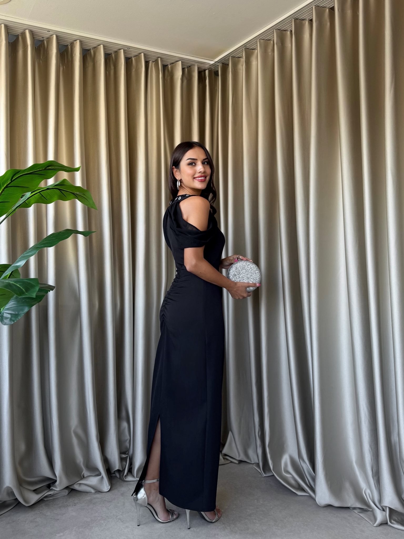 3052 OFF SHOULDER DRESS