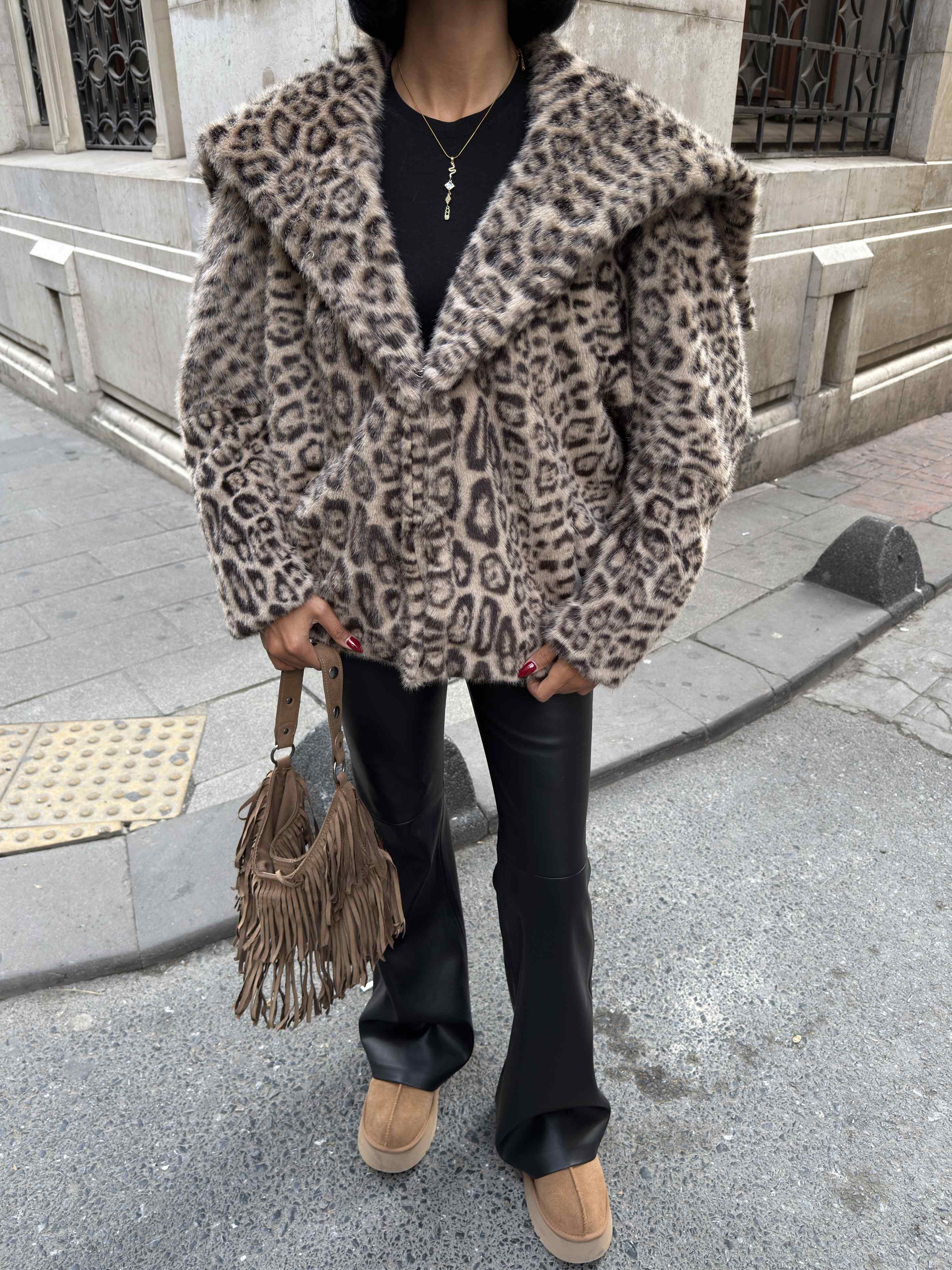 3098 HOODED LEOPARD FUR
