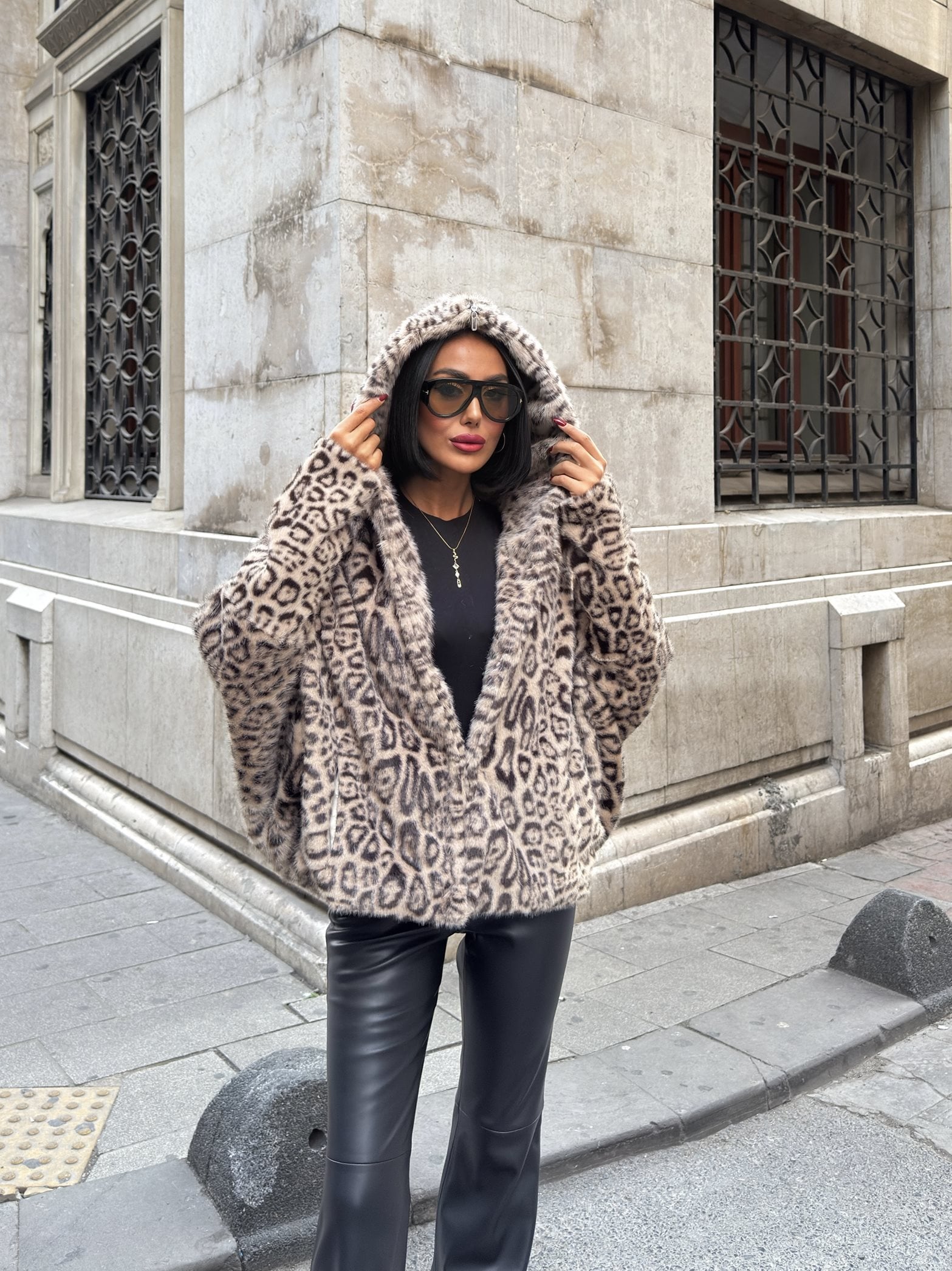3098 HOODED LEOPARD FUR
