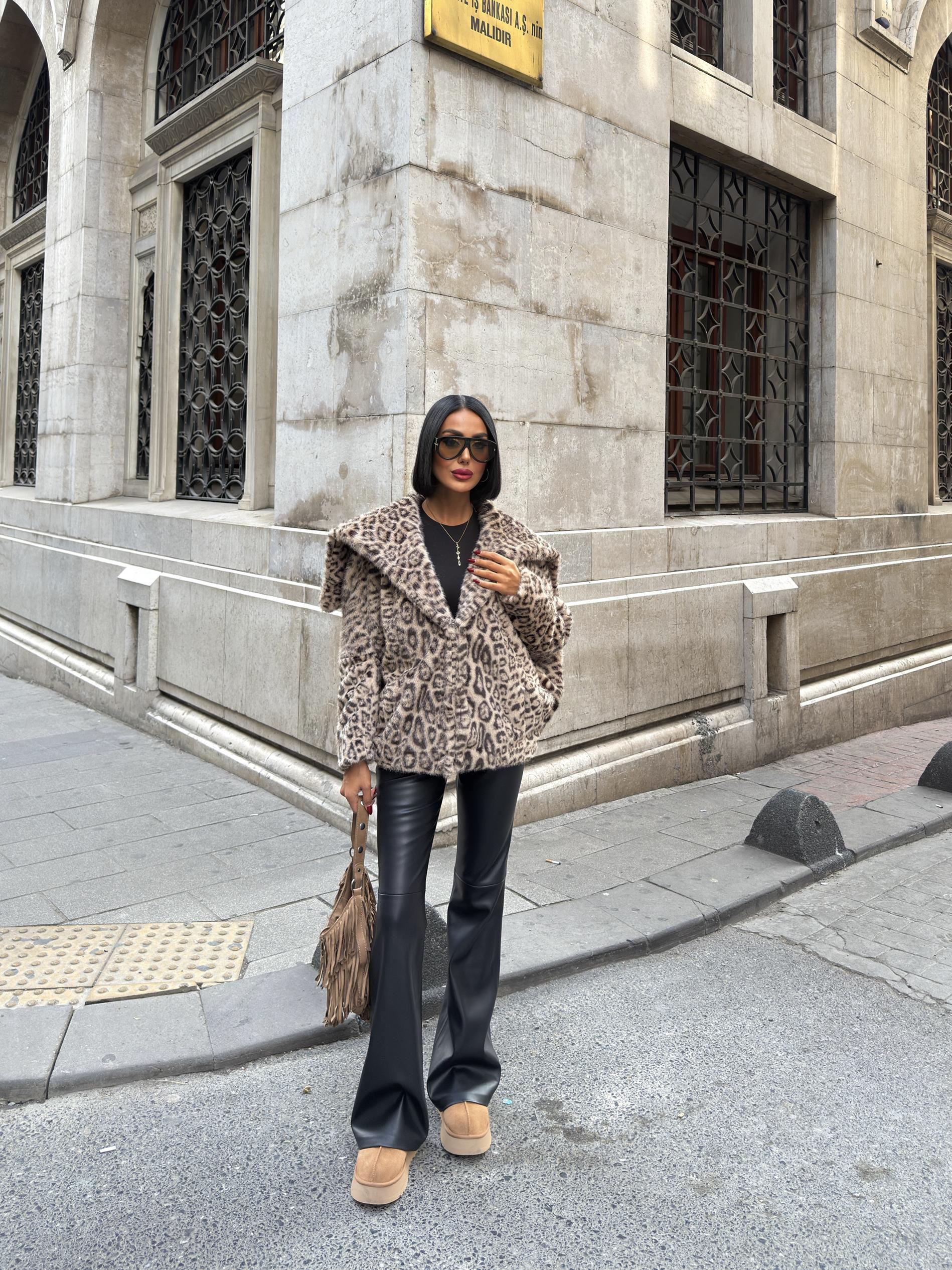 3098 HOODED LEOPARD FUR